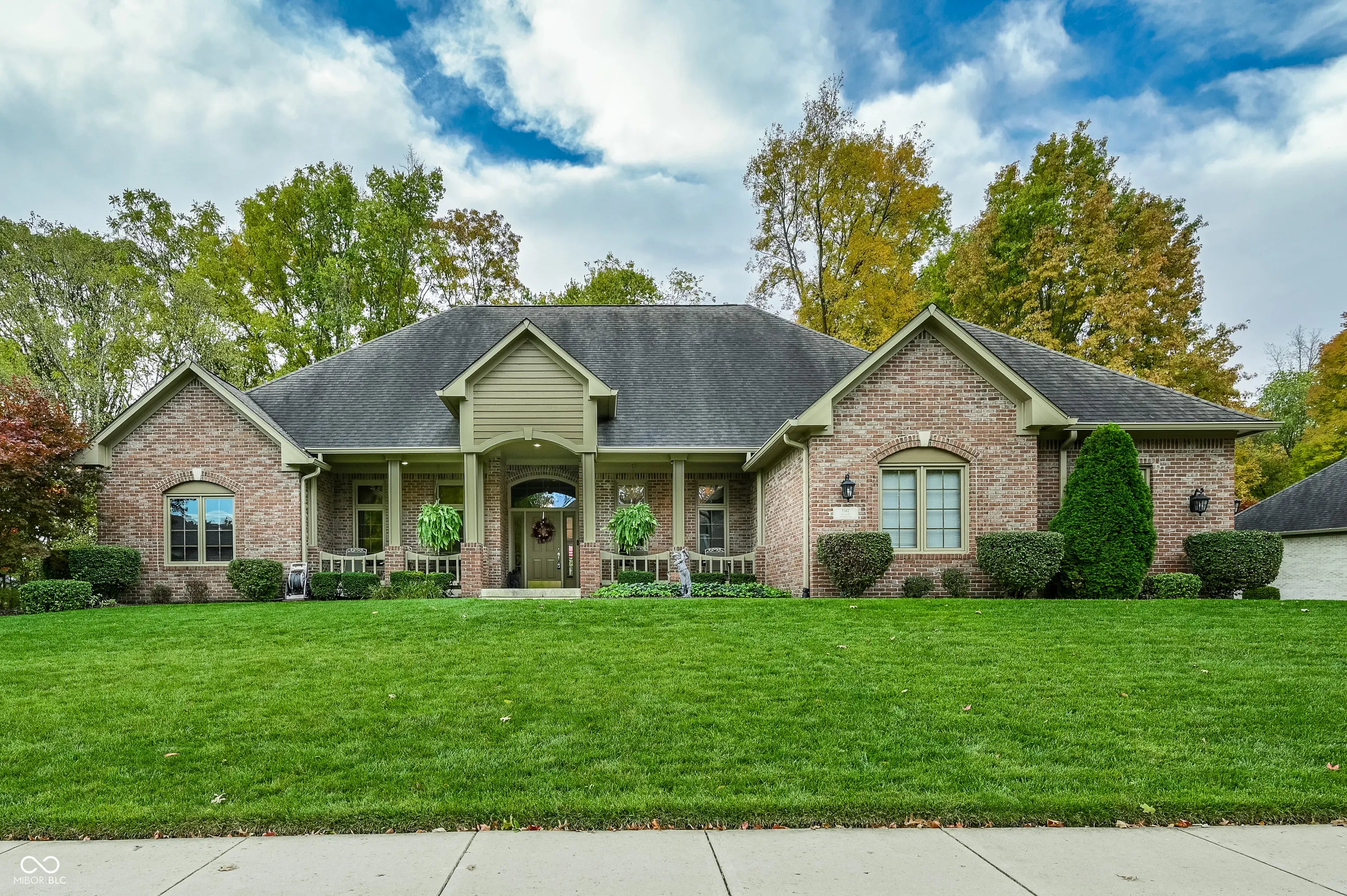 7567 Meadow Violet Court, Avon