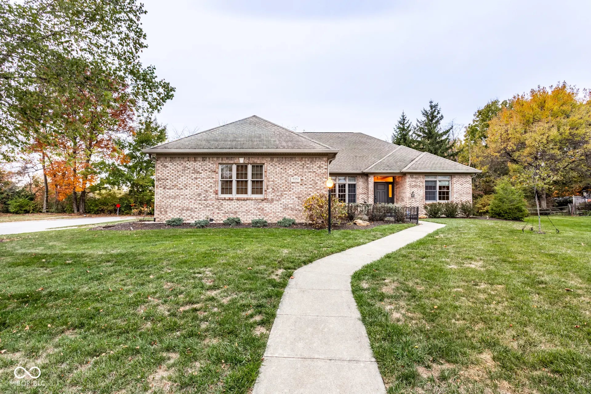 Photo of 6562 English Oak Lane Avon, IN 46123