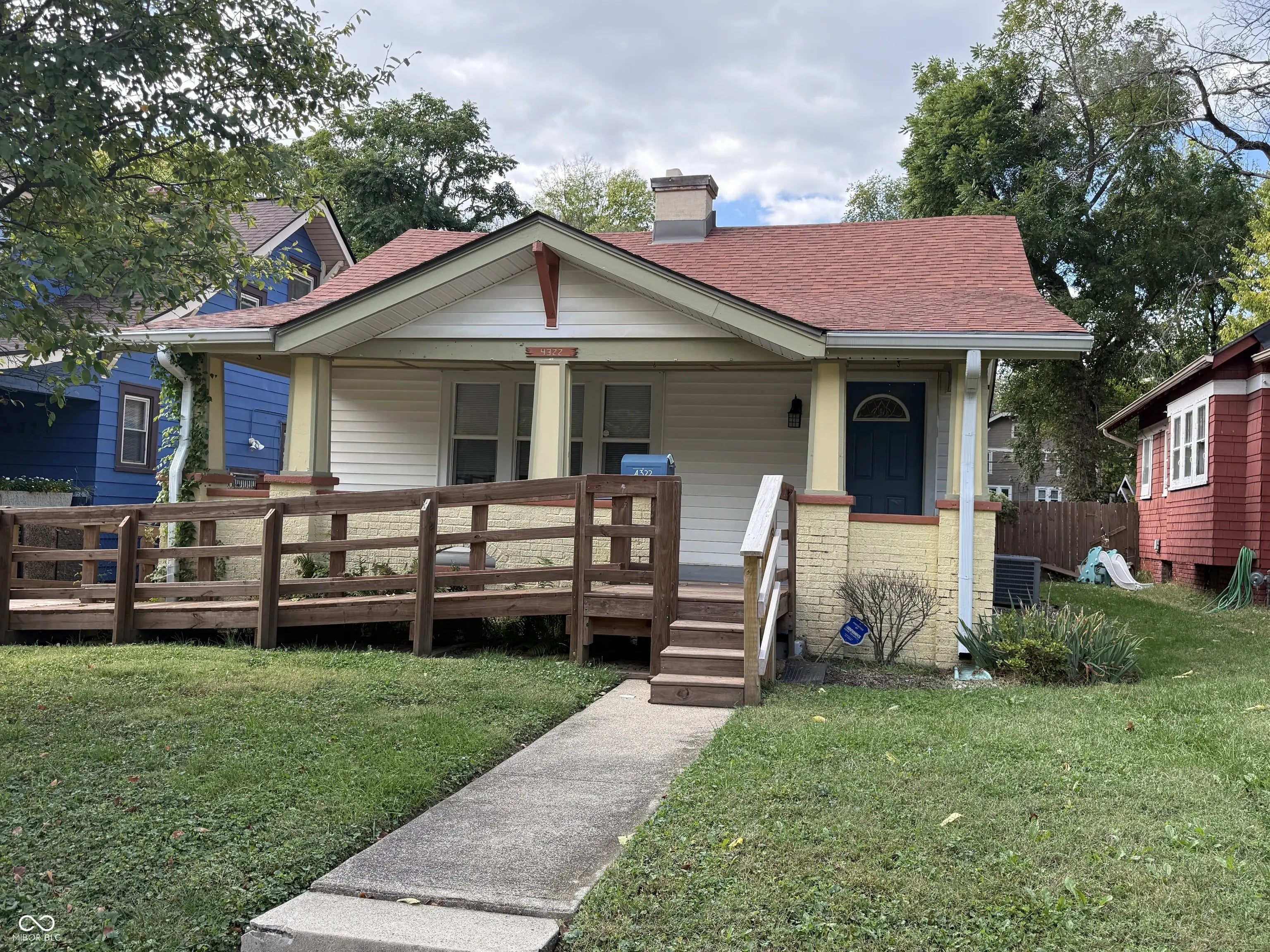 4322 Carrollton Avenue, Indianapolis