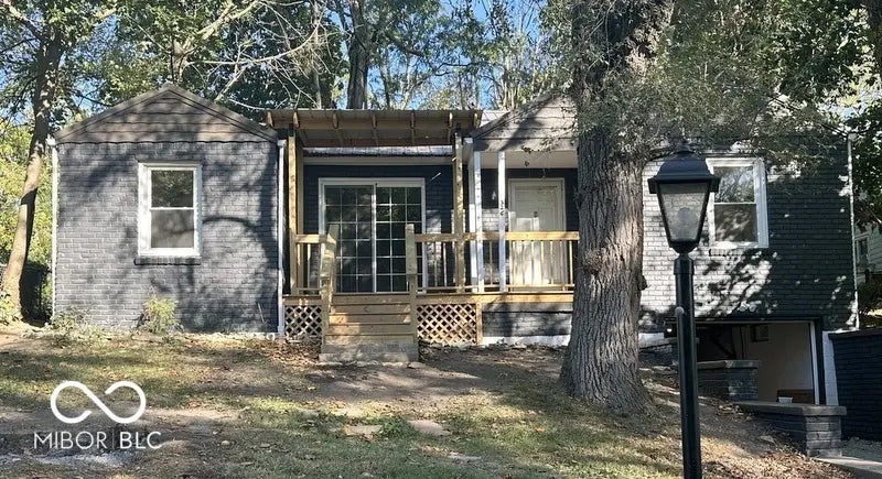 326 Central Avenue, Anderson