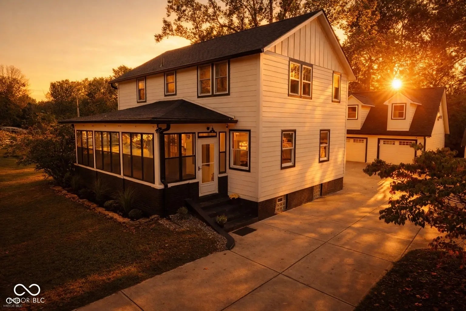 Photo of 6415-6419 N Michigan Road Indianapolis, IN 46268