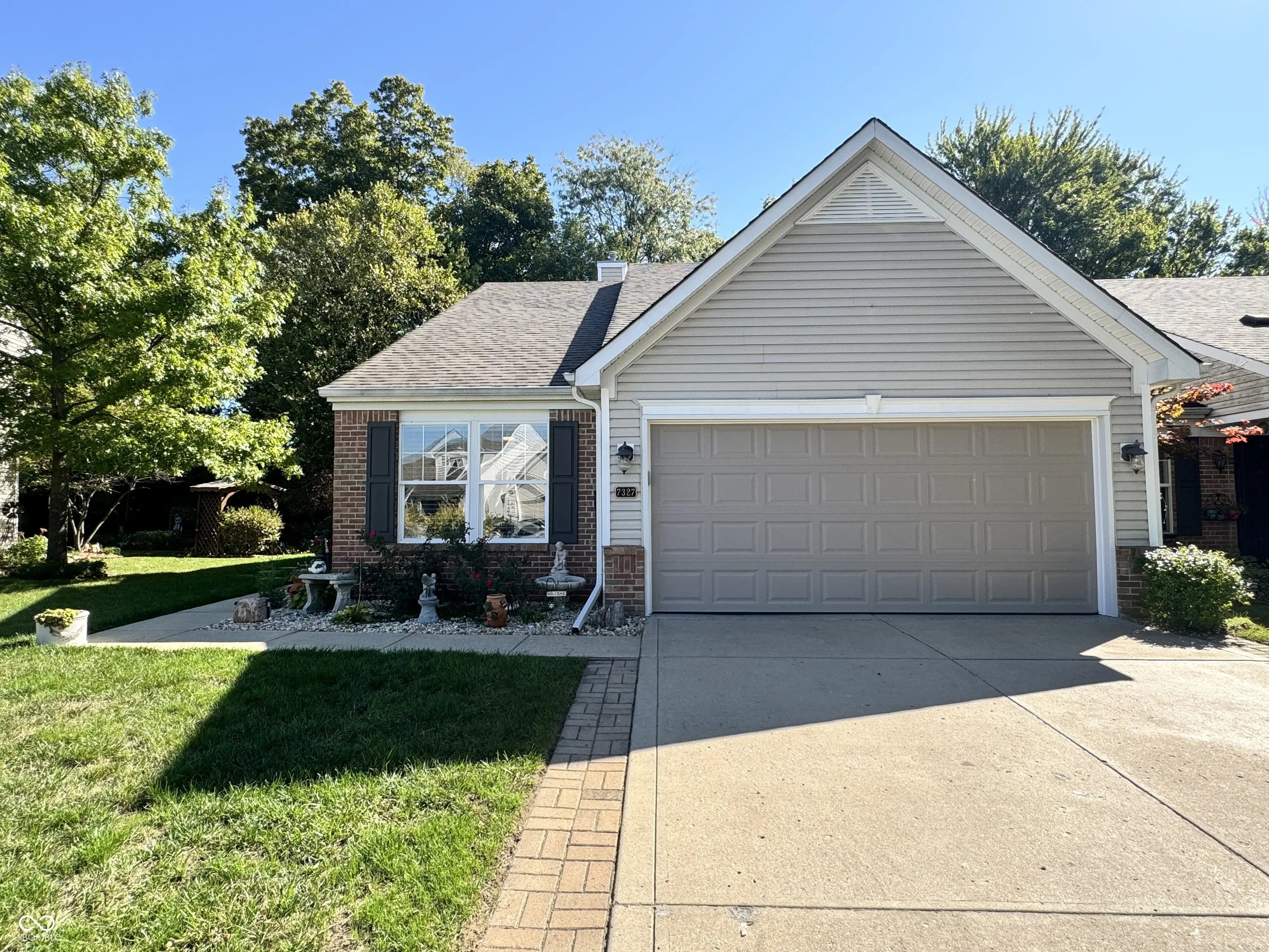 Photo of 7327 Oak Knoll Drive Indianapolis, IN 46217