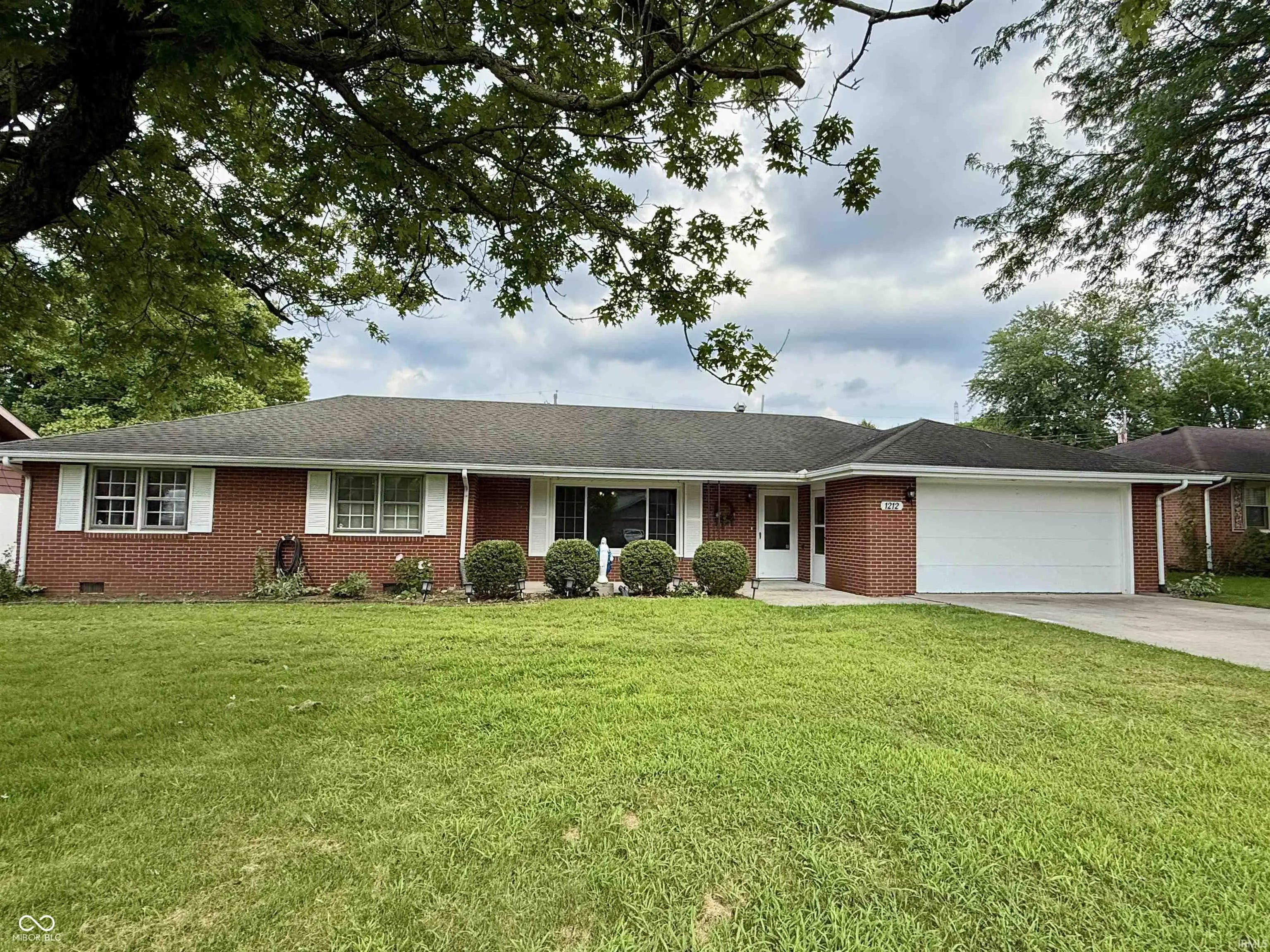 1212 N Wildwood Lane, Muncie