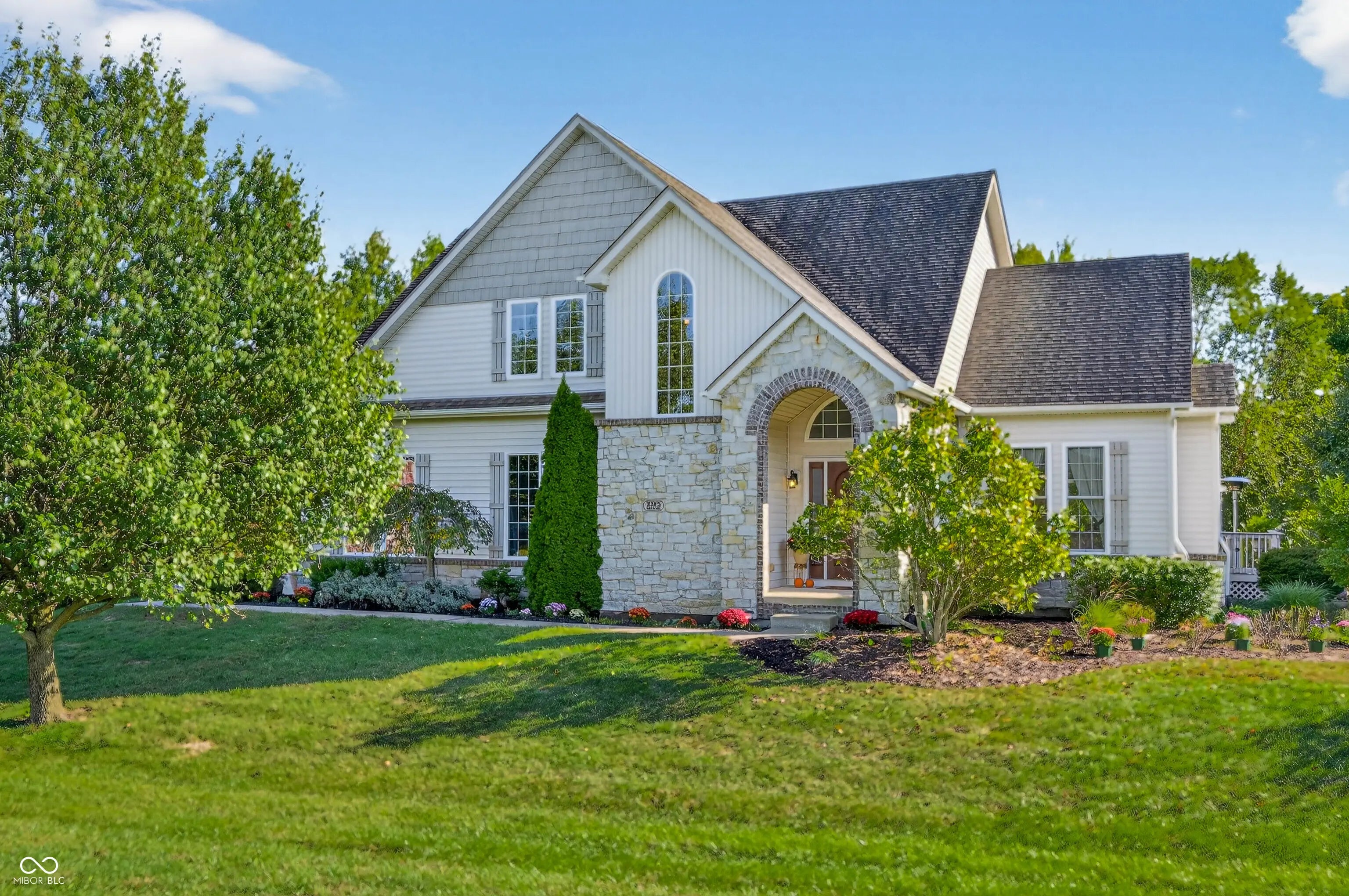 3325 Woodland Ridge, Columbus