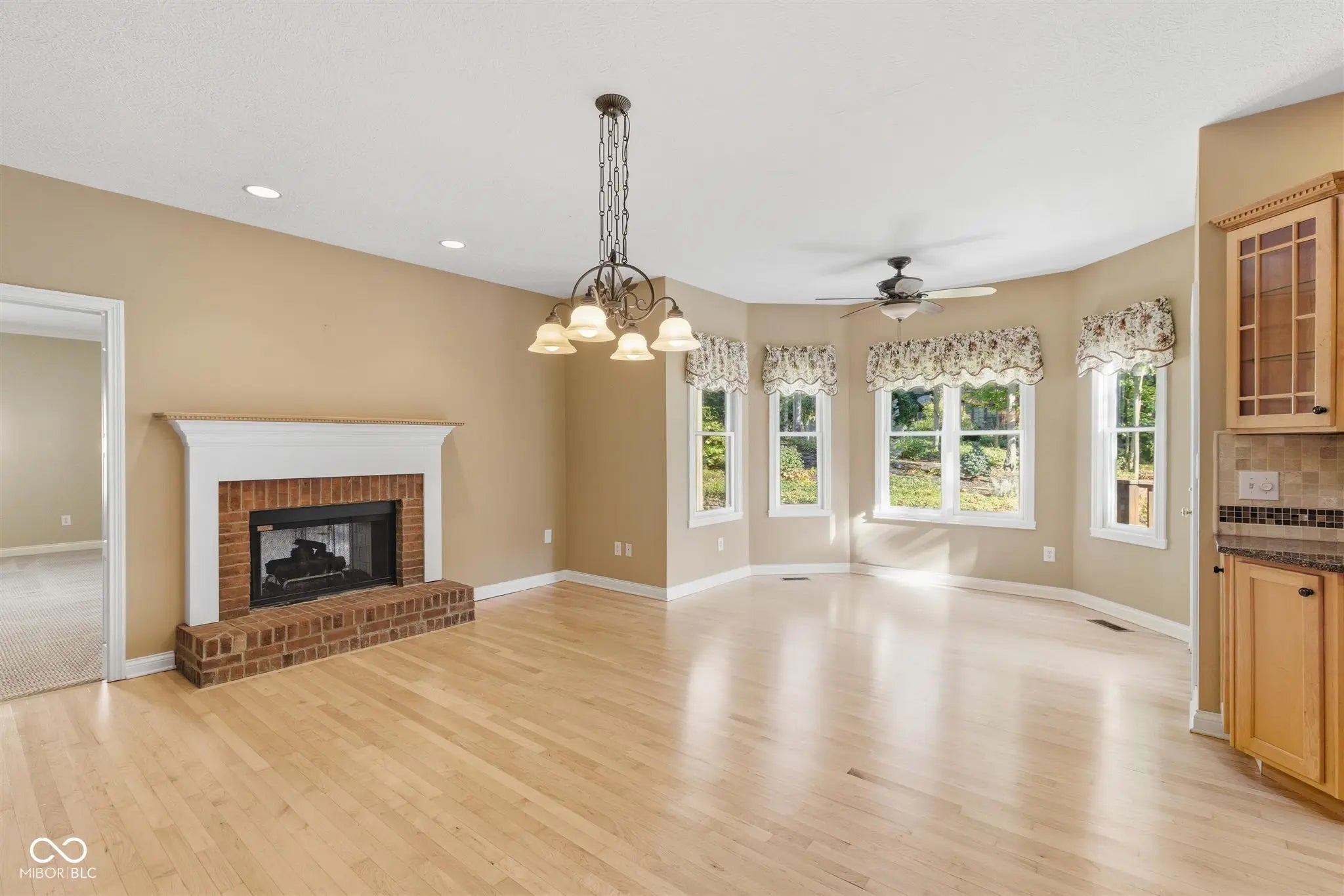 7213 Elm Ridge Drive MLS 22067765 Fox Pointe photo 3