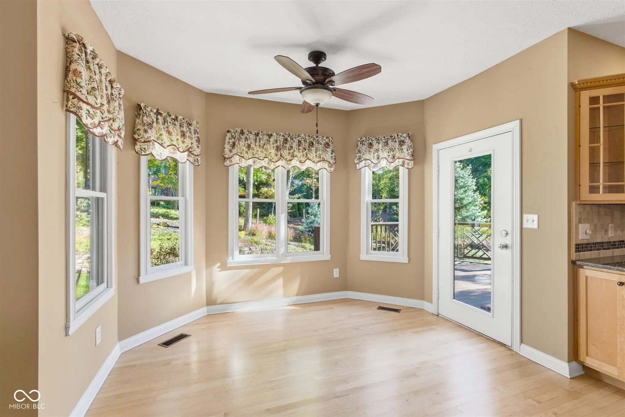 7213 Elm Ridge Drive MLS 22067765 Fox Pointe photo 5