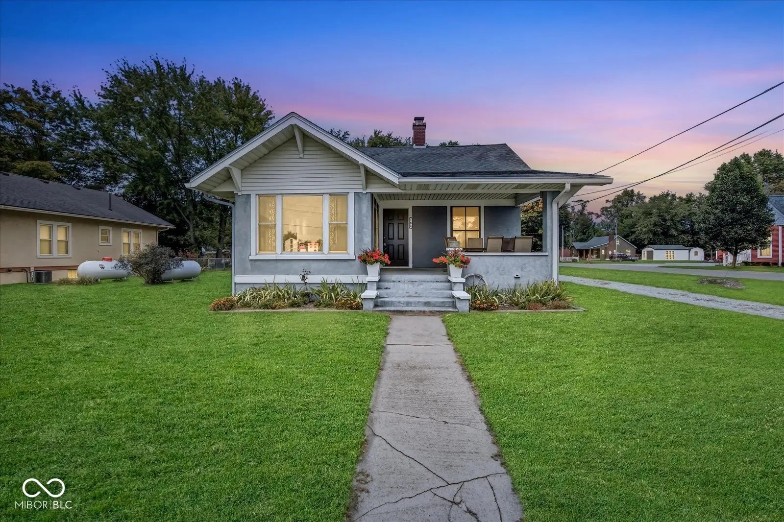 102 W Main Street, Fairland