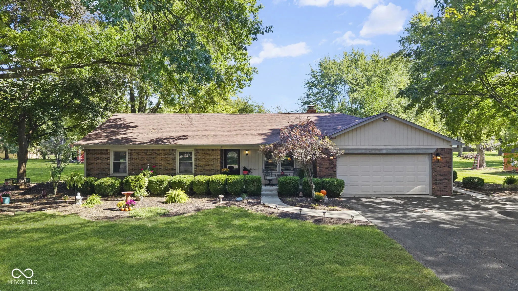 Photo of 1393 S Buttercup Drive New Palestine, IN 46163