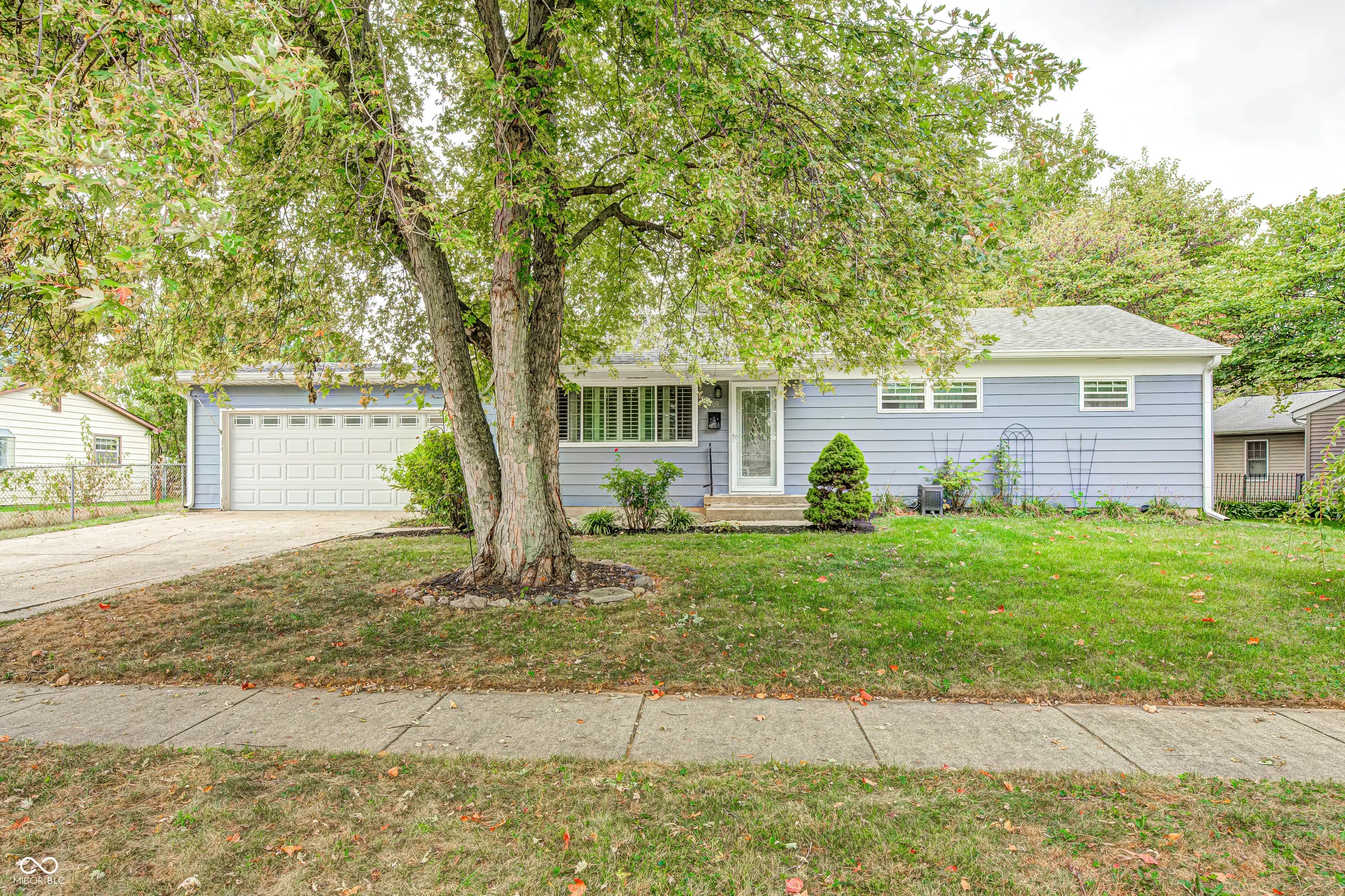 Photo of 609 Maple Lane Brownsburg, IN 46112