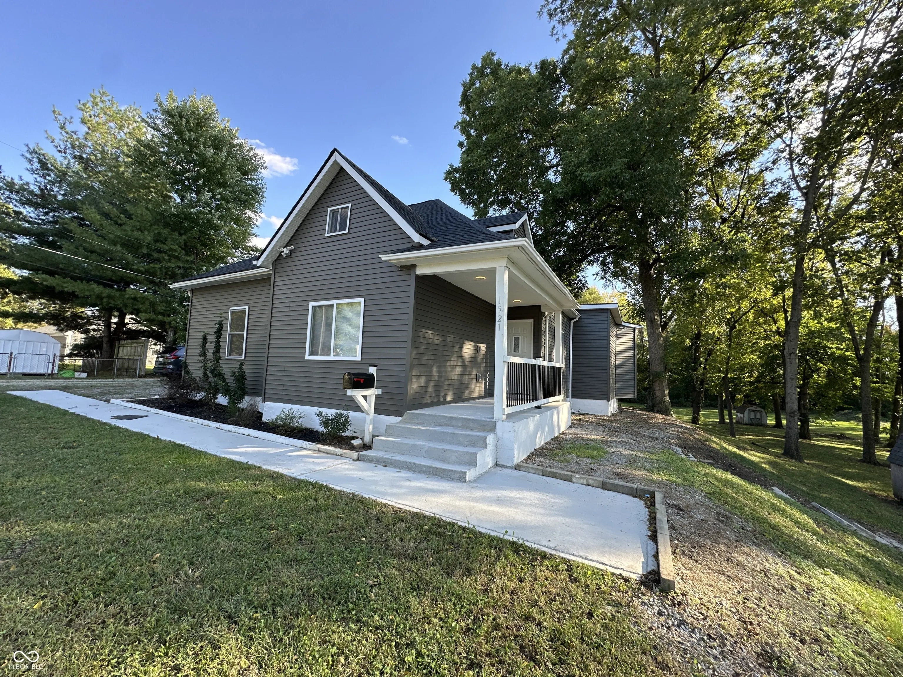 1521 Indiana Avenue, Columbus