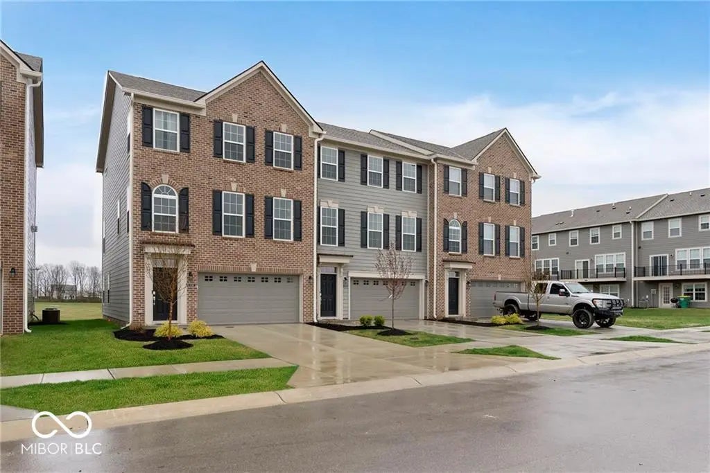 17379 Lillian Street, Westfield