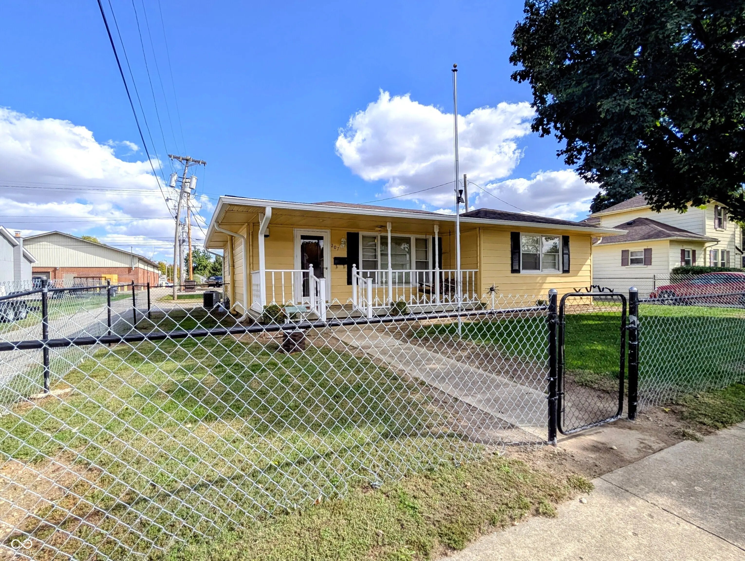 207 S Pleasant Street, Edinburgh