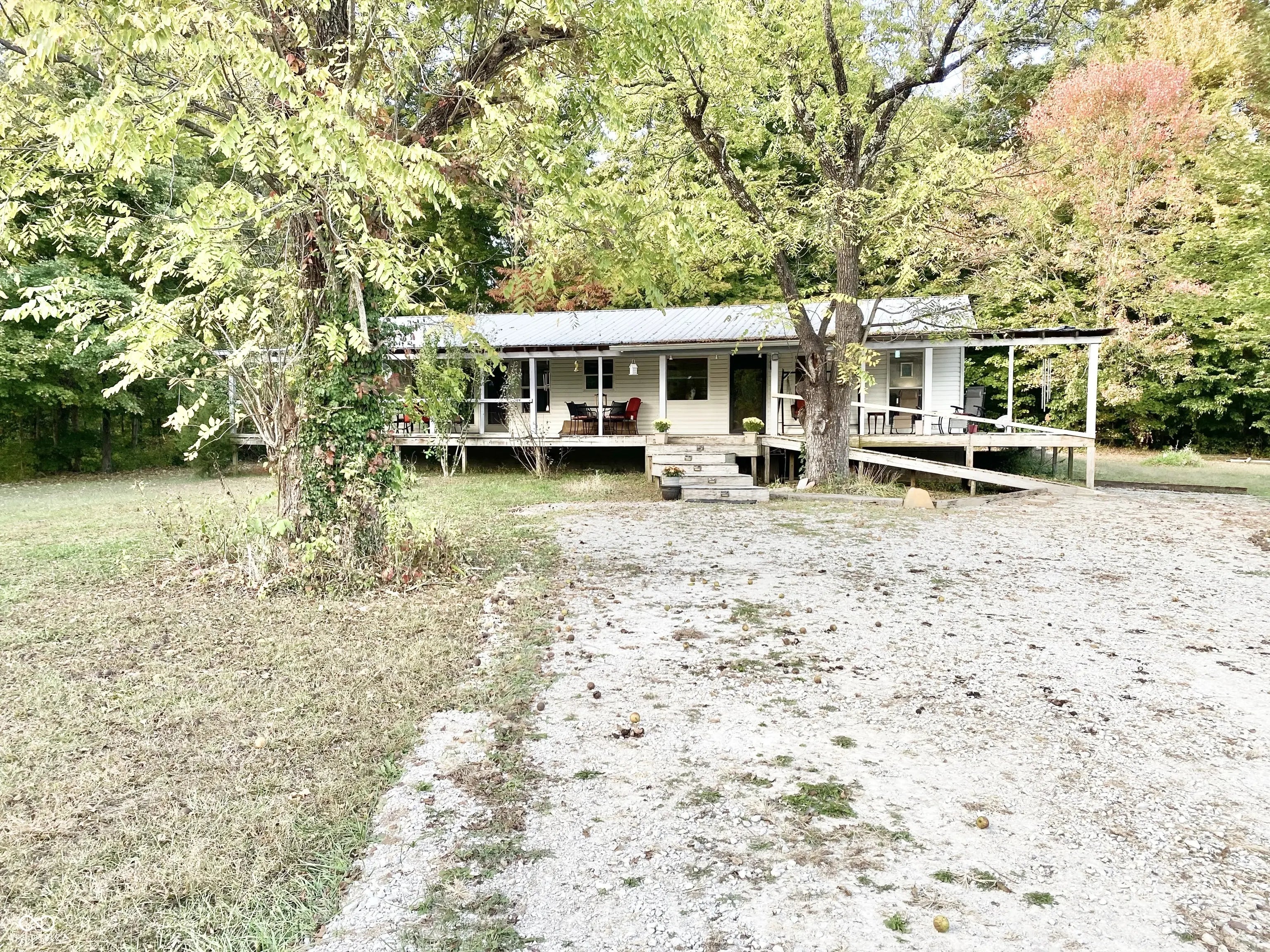 Photo of 6727 E State Road 46 Bowling Green, IN 47833