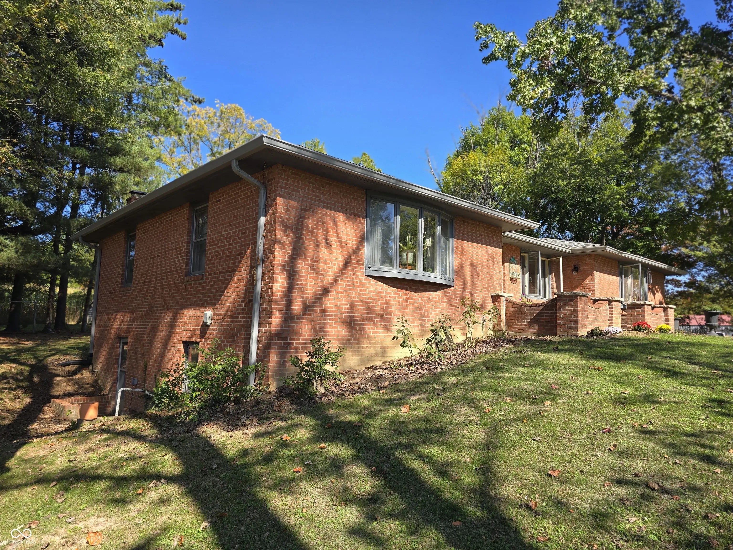 5320 W 200 S, Columbus