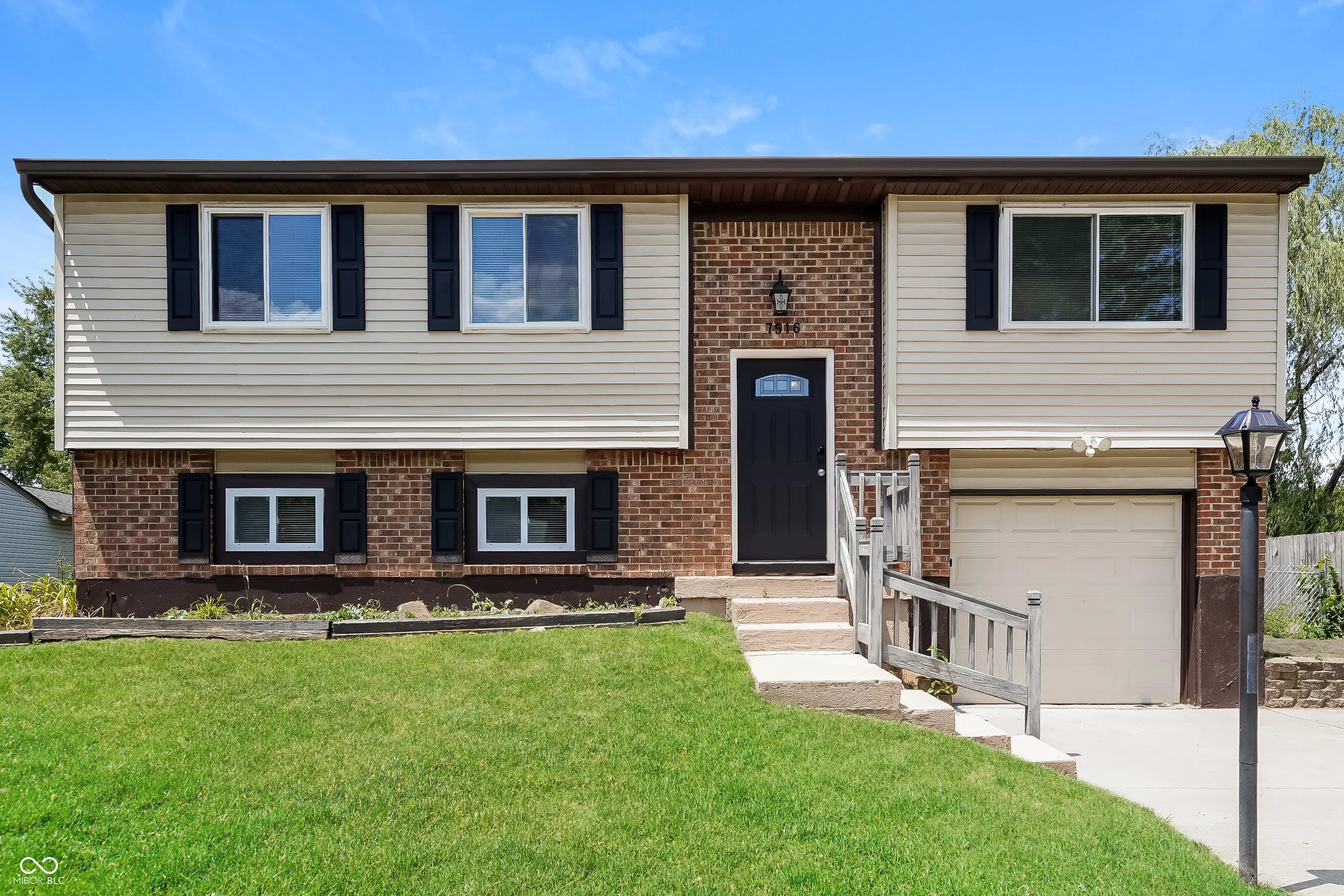 7516 Inverness Drive, Indianapolis
