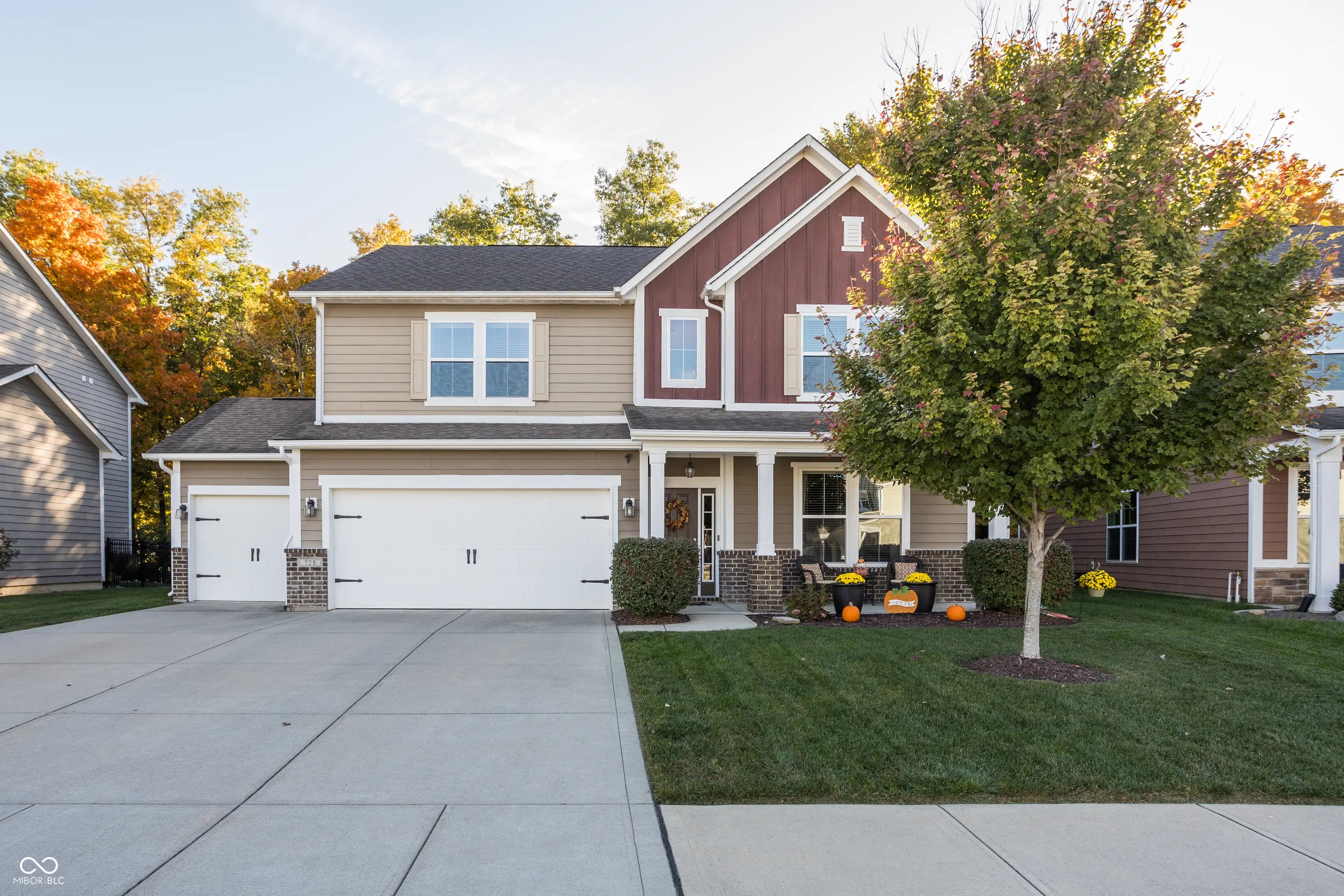 725 Bracknell Drive, Avon