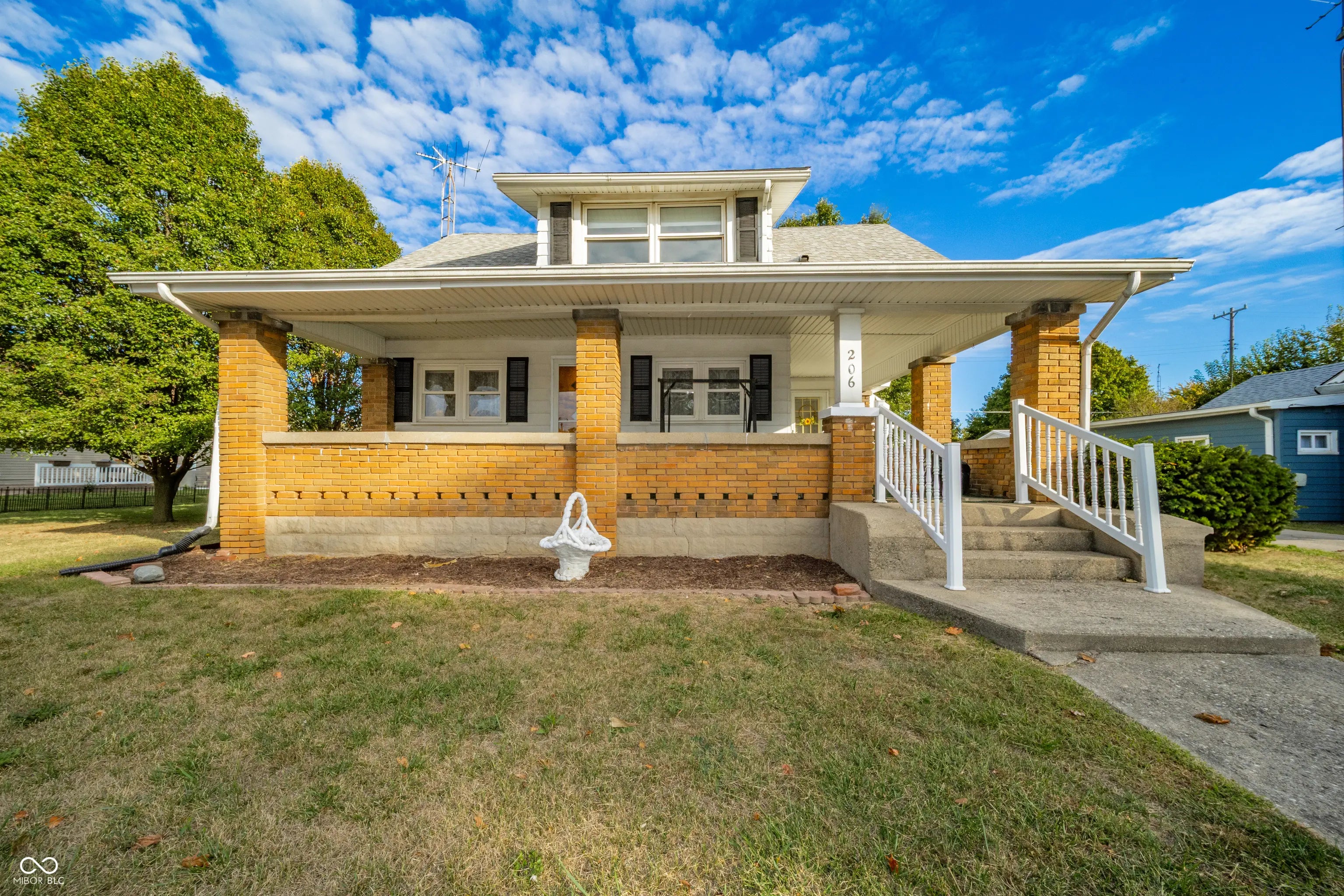 206 W Main Street, Sulphur Springs