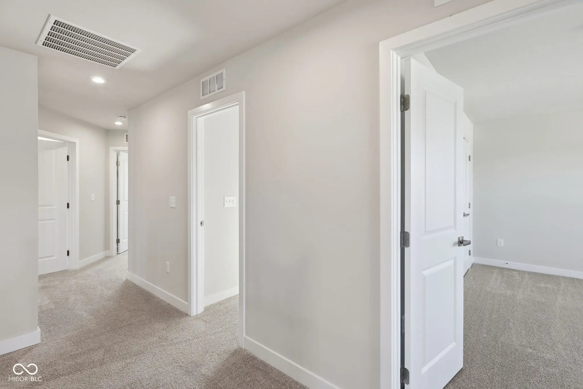 527 Roosevelt Street MLS 22068793 Northwest Fortville photo 0