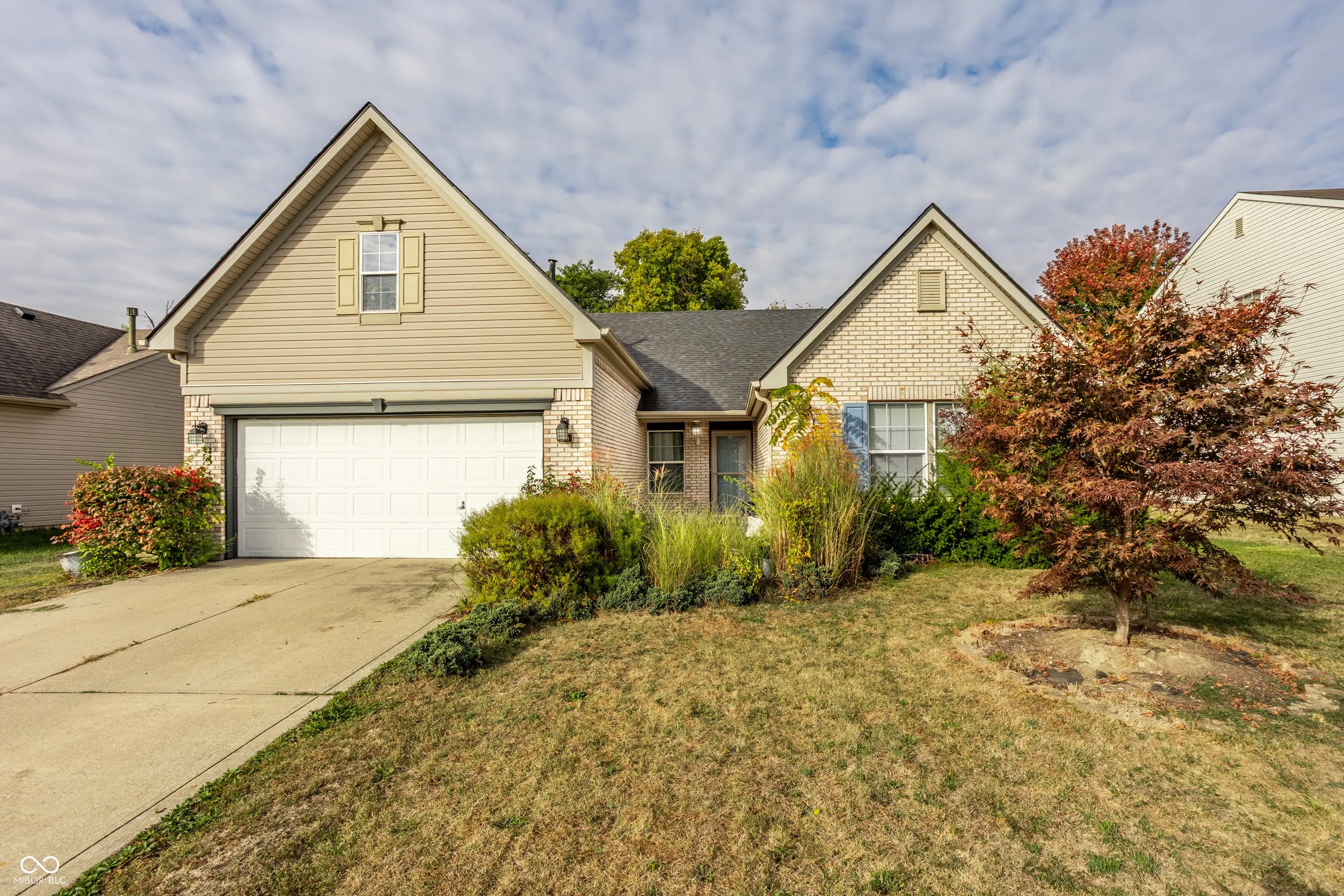 860 Weeping Way Lane, Avon