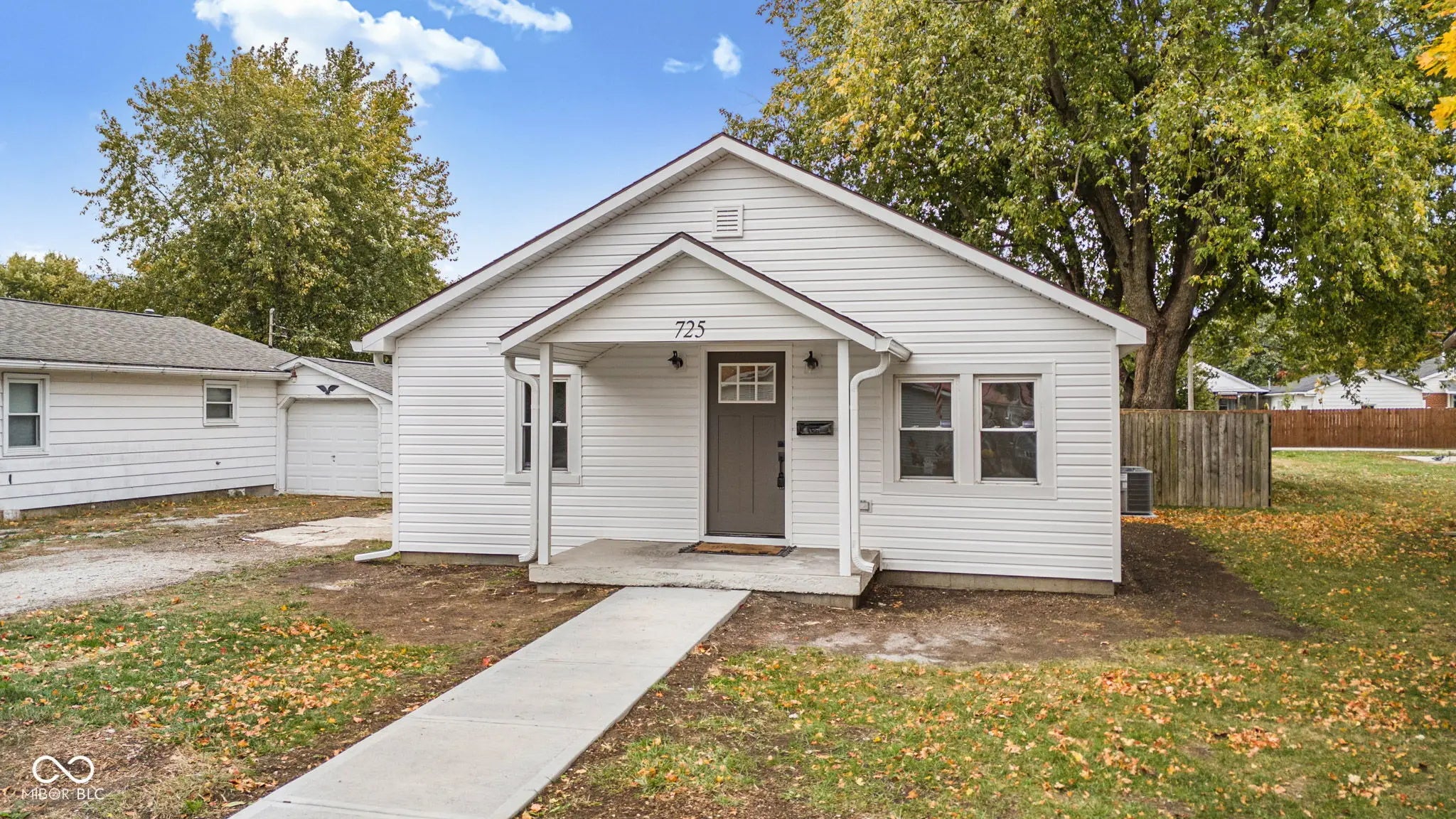 725 Oak Street, Tipton