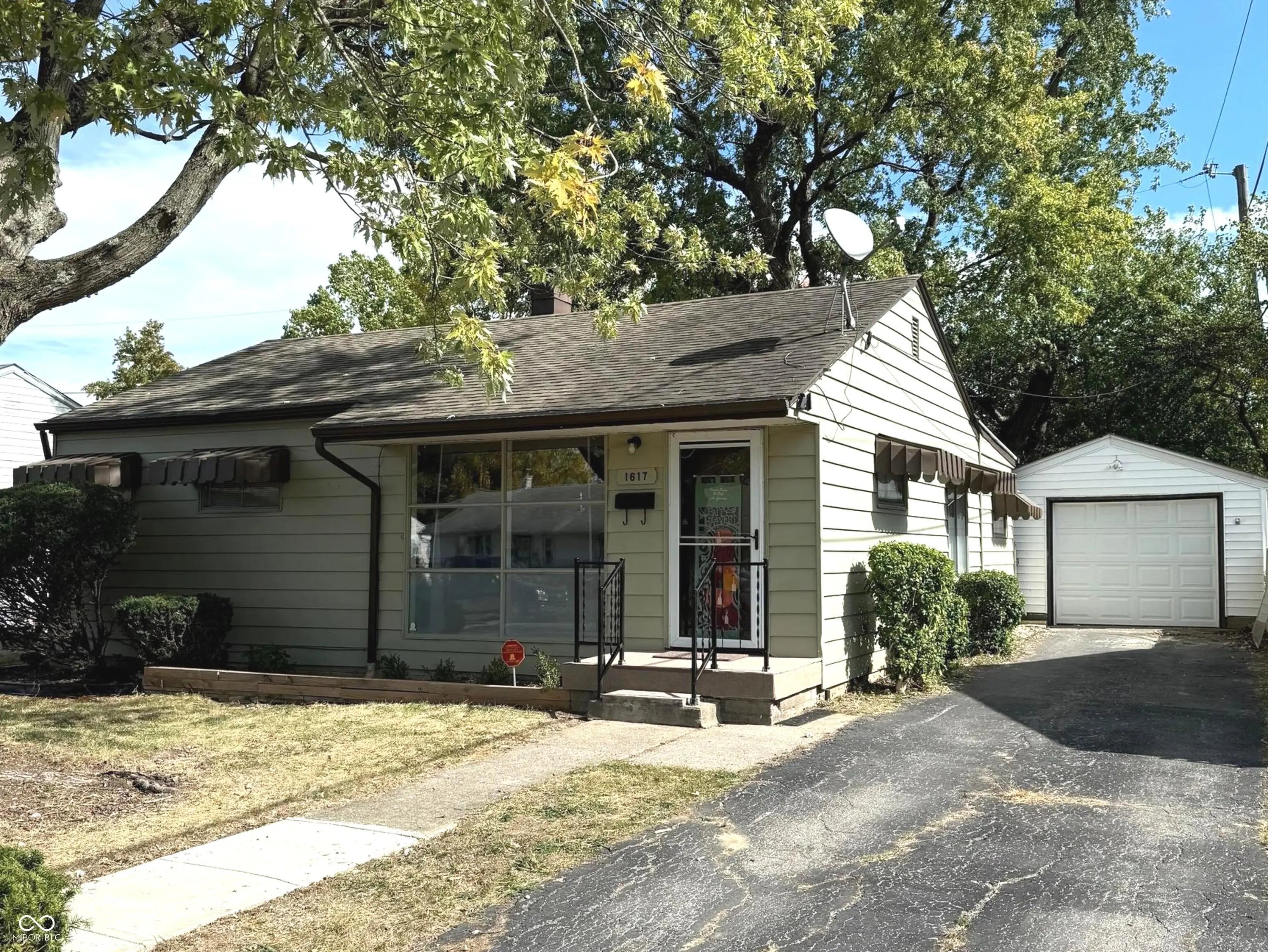 1617 N Hawthorne Lane, Indianapolis