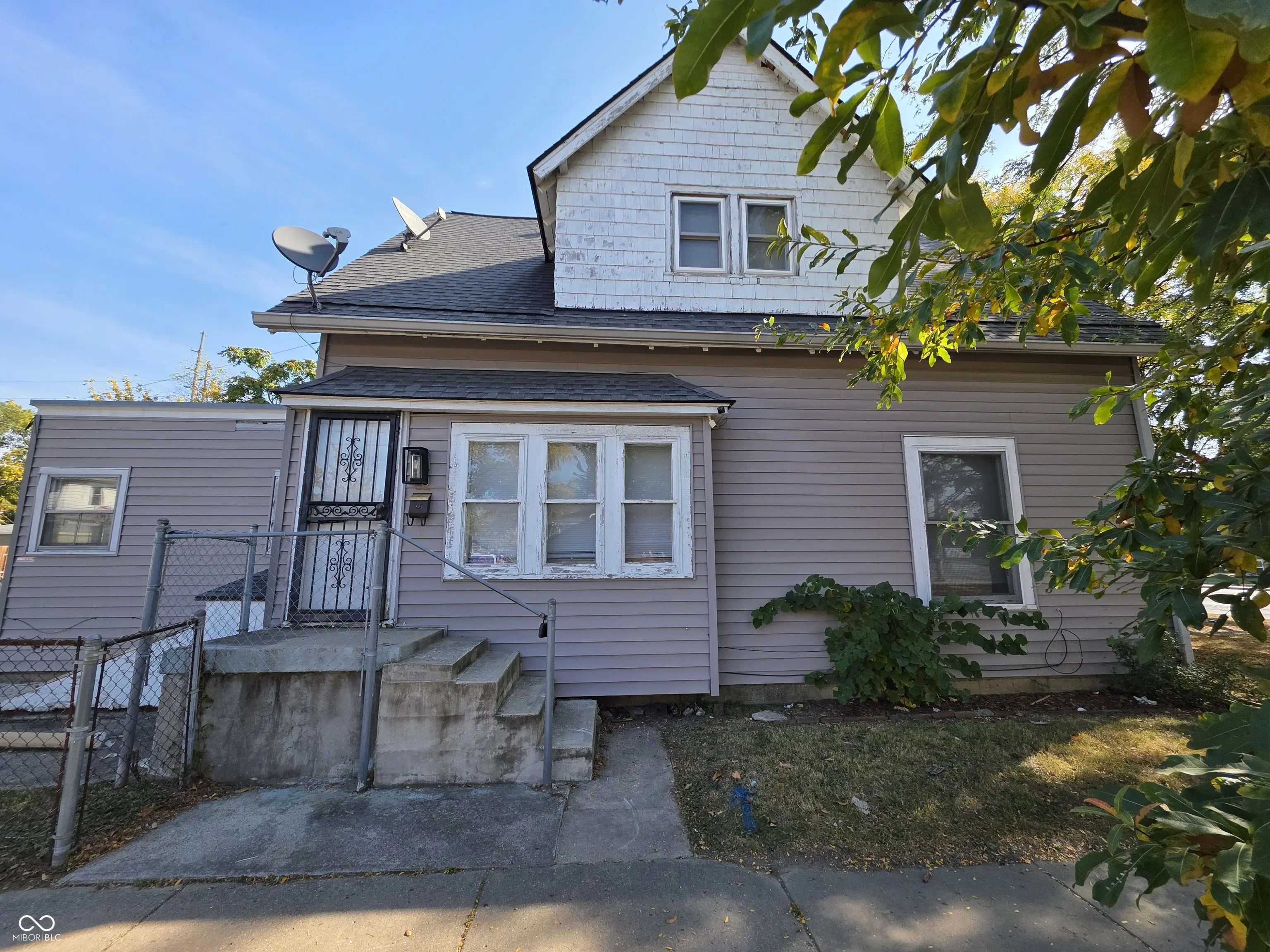 4502 Unit 2 E Washington Street, Indianapolis