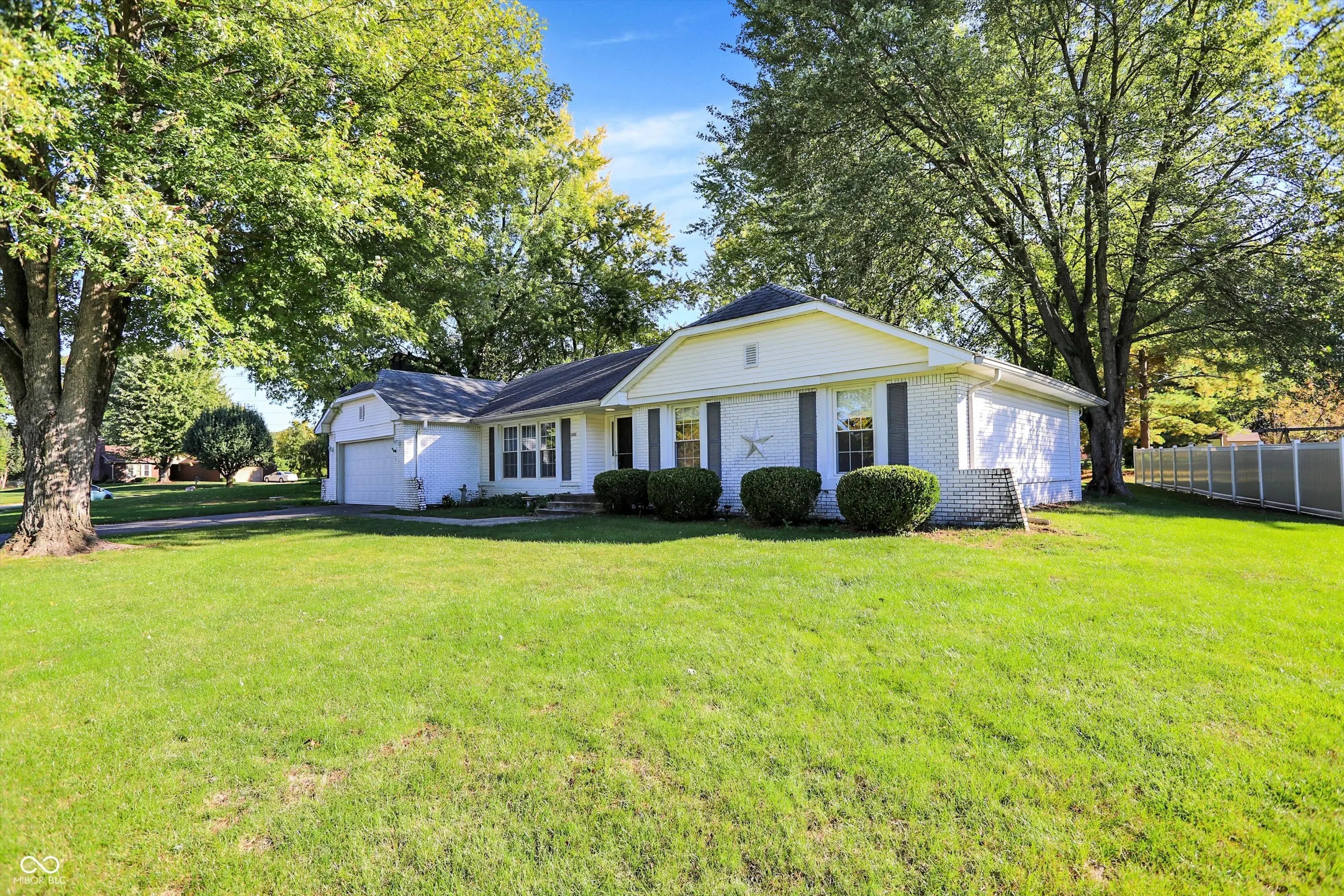 Photo of 1331 Echo Bend Street Greenwood, IN 46142