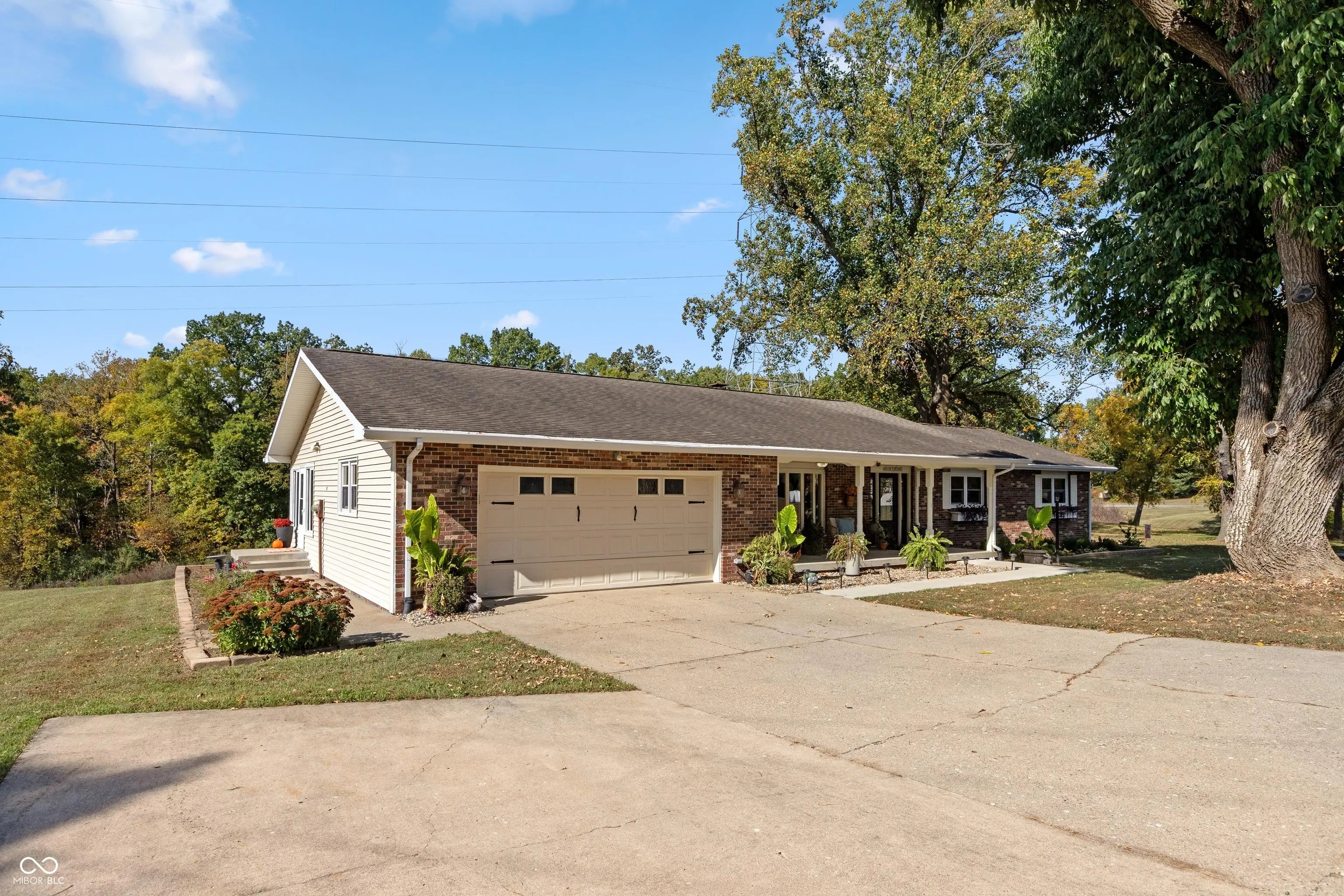 Photo of 8560 N Lakewood Place West Terre Haute, IN 47885