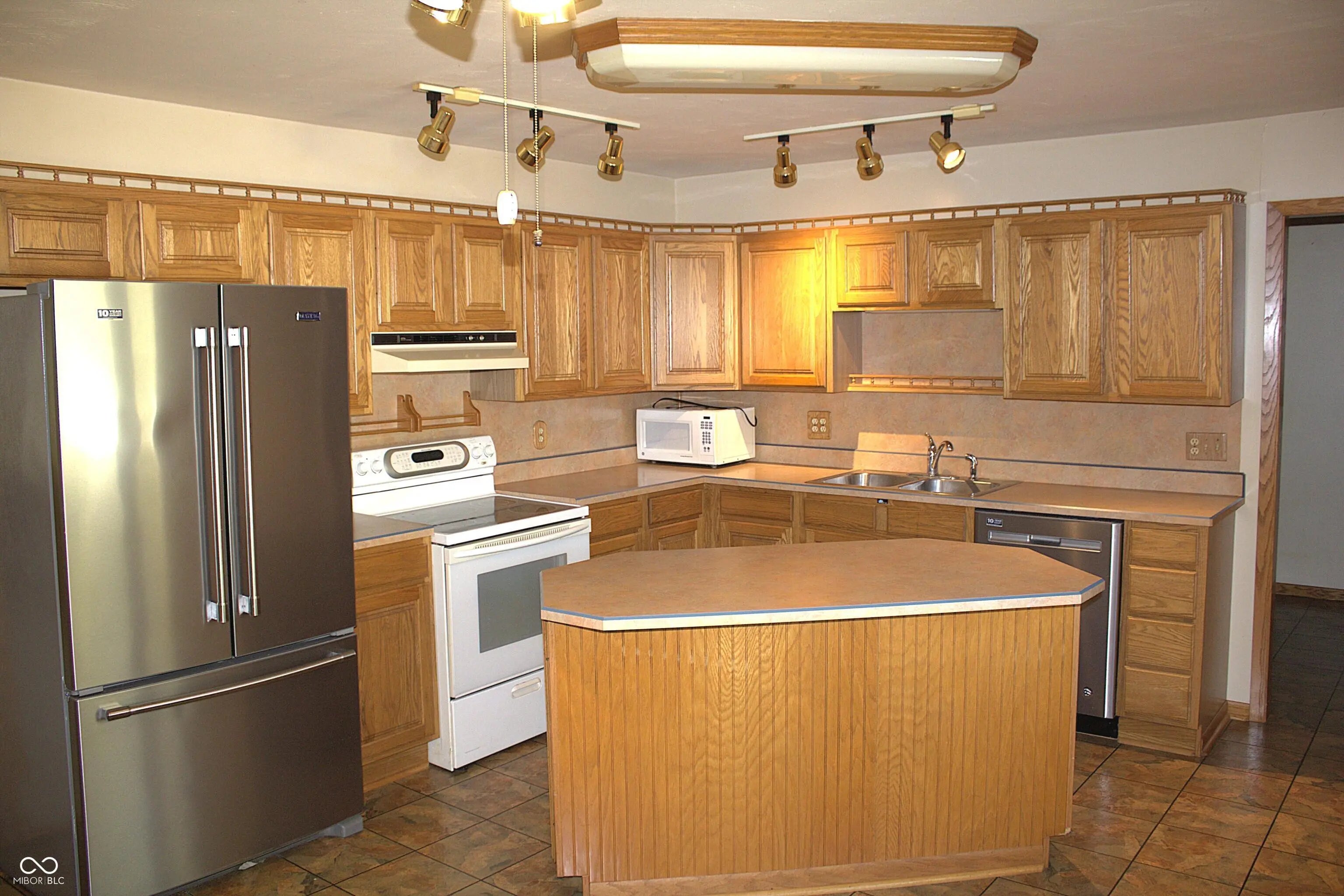 4048 E 00 Ns MLS 22069299 No Subdivision photo 3