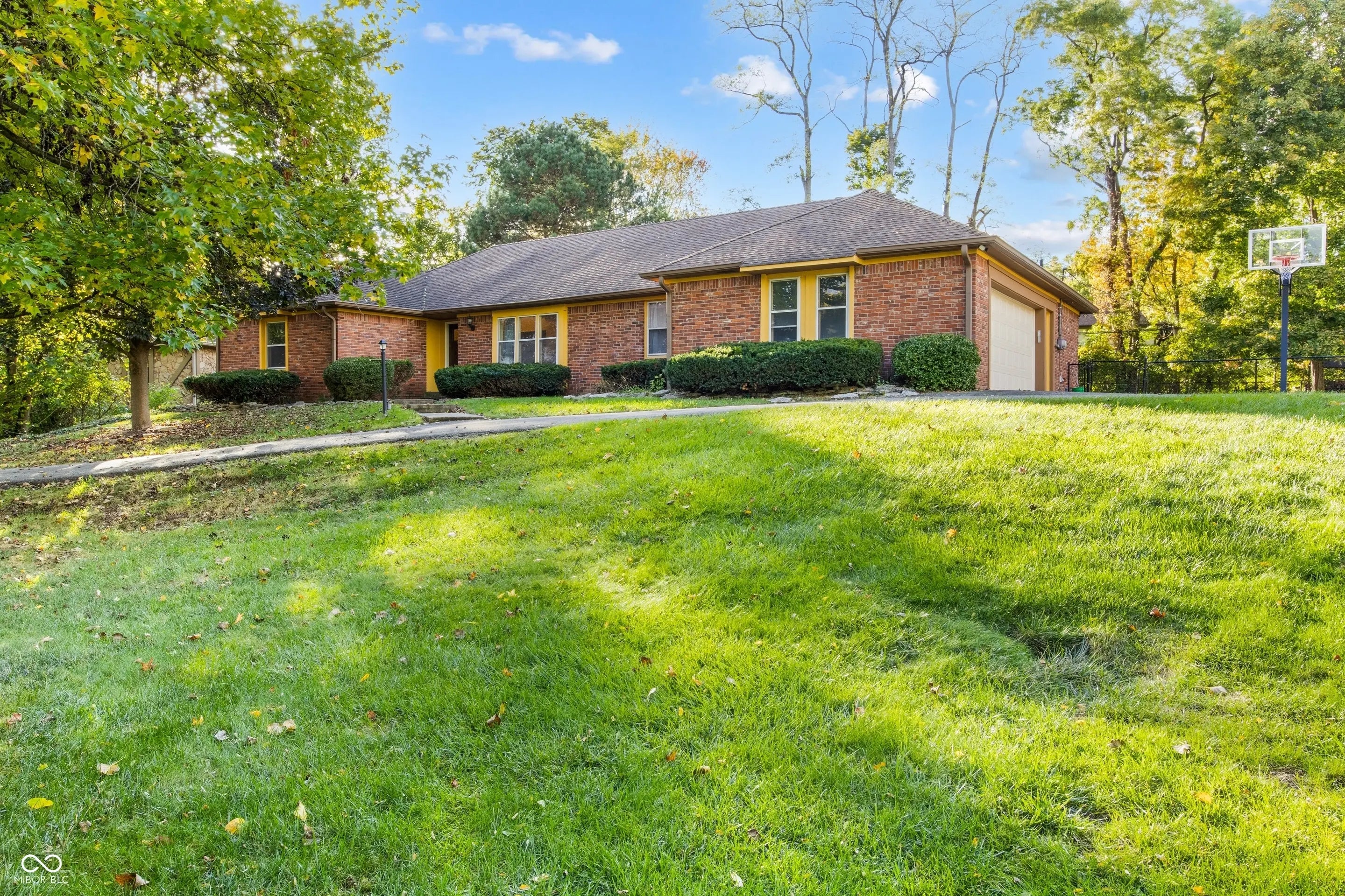 7532 Camelback Drive, Indianapolis