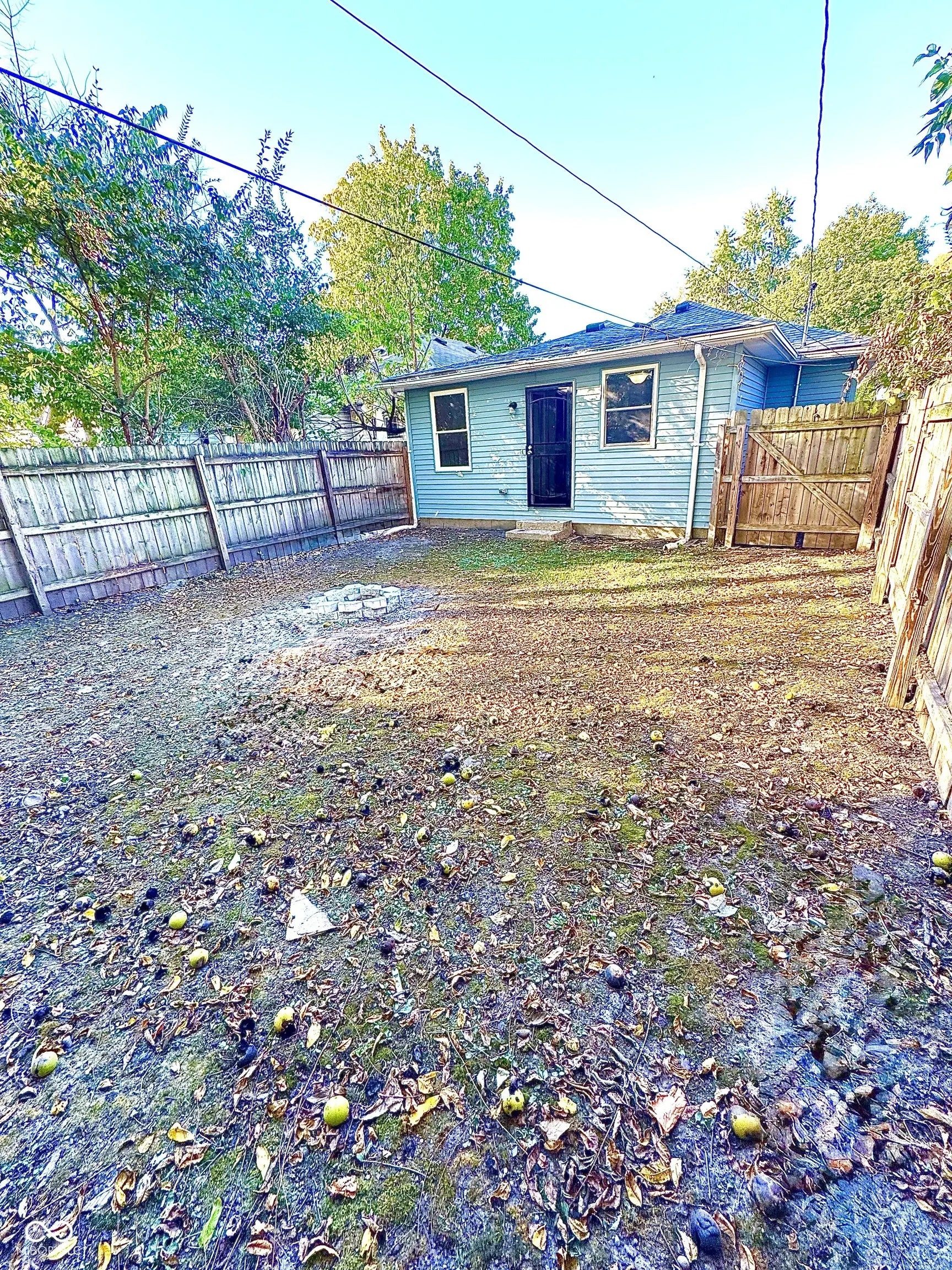 929 W 26th Street MLS 22069453 A L Roaches photo 0