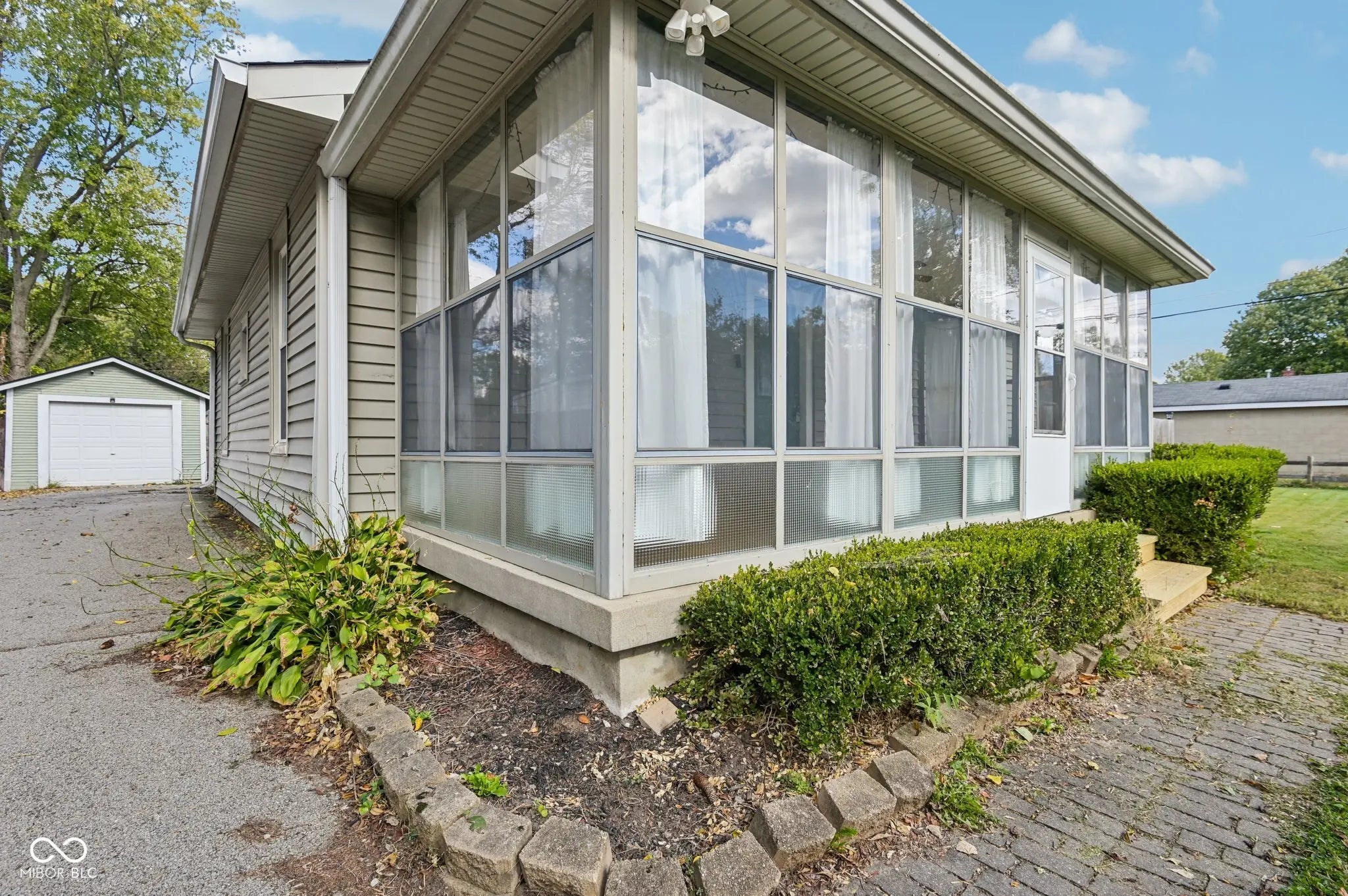 1920 E 67th Street MLS 22069557 No Subdivision photo 3
