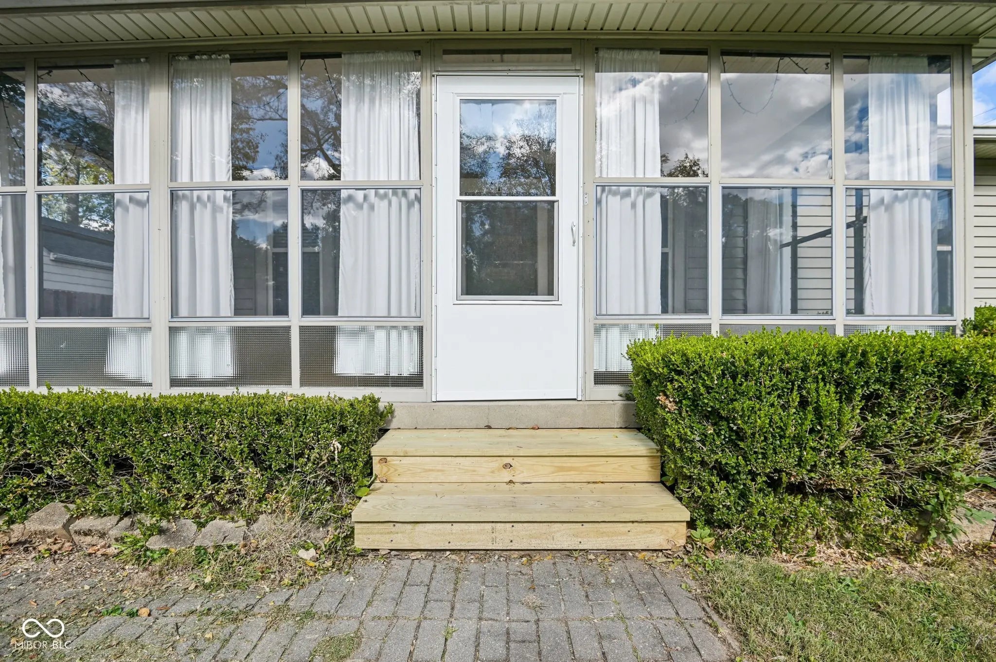 1920 E 67th Street MLS 22069557 No Subdivision photo 4
