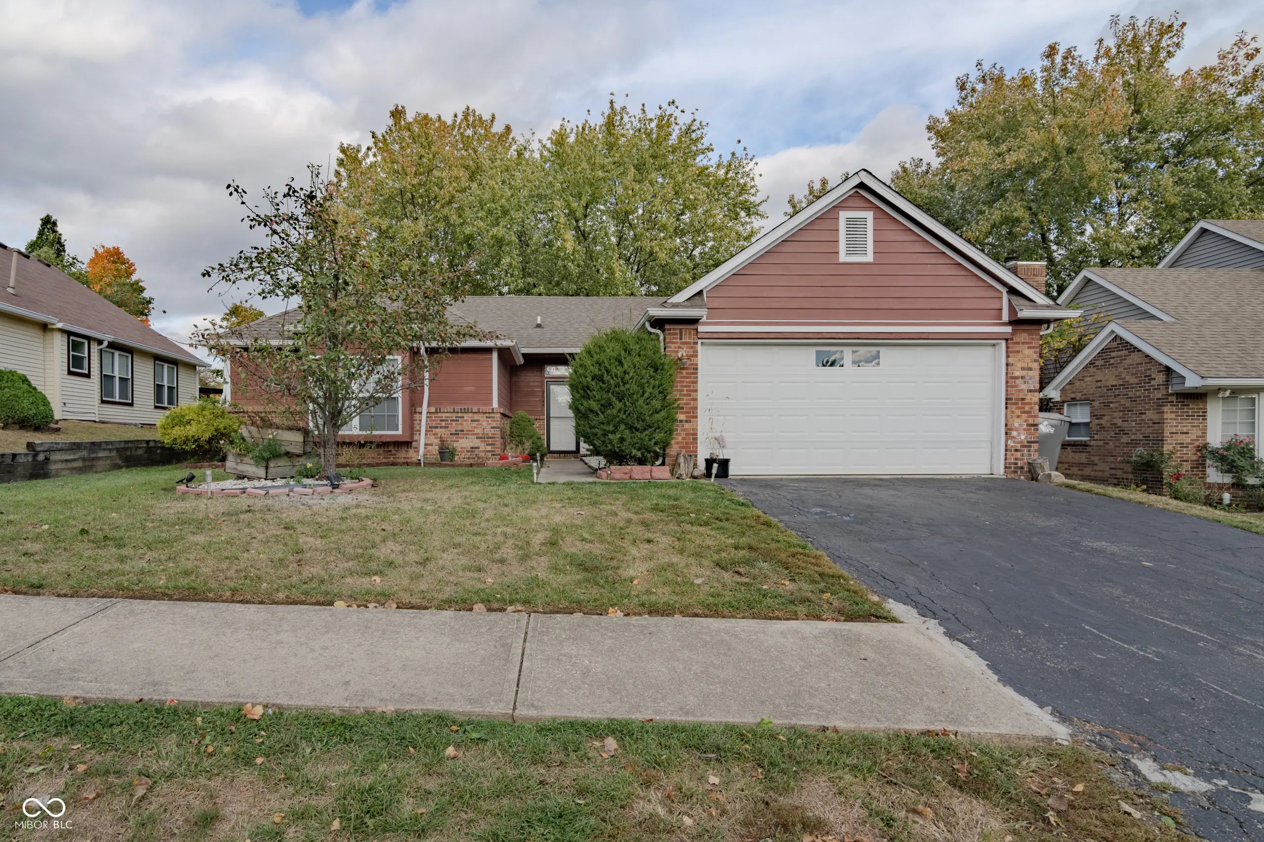 Photo of 7648 Trophy Club Drive S Indianapolis, IN 46214