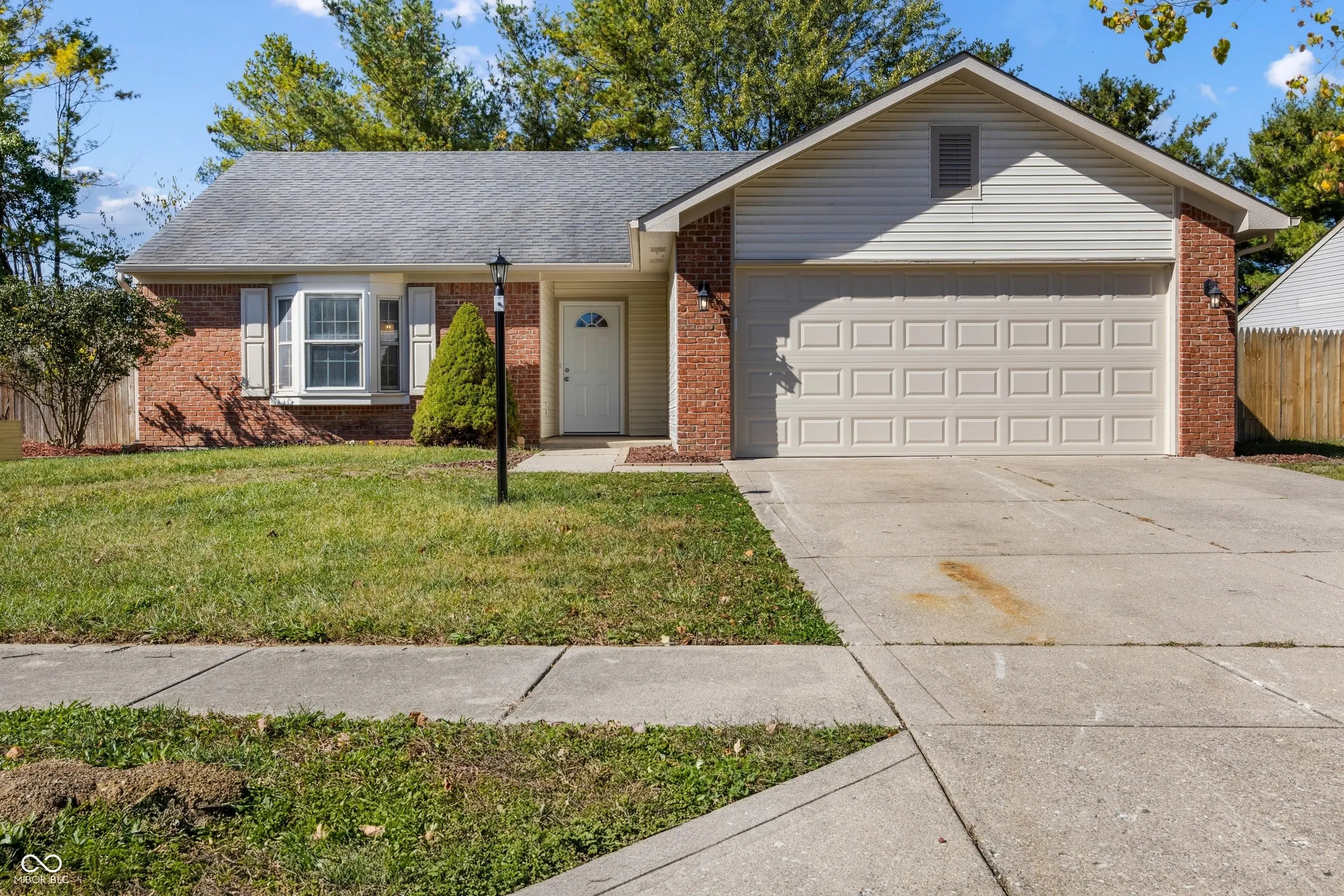 11704 Hartland Drive E, Indianapolis