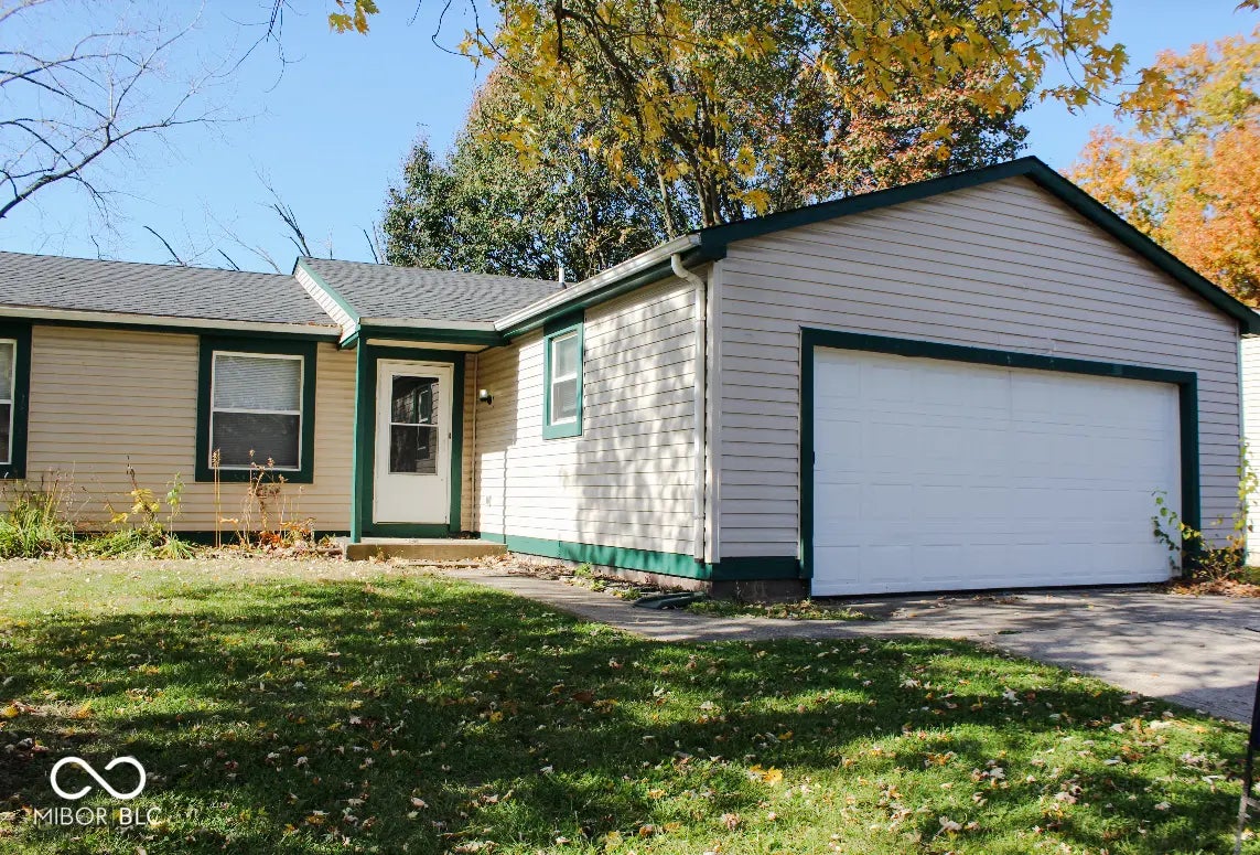 916 Waring Drive E, Indianapolis