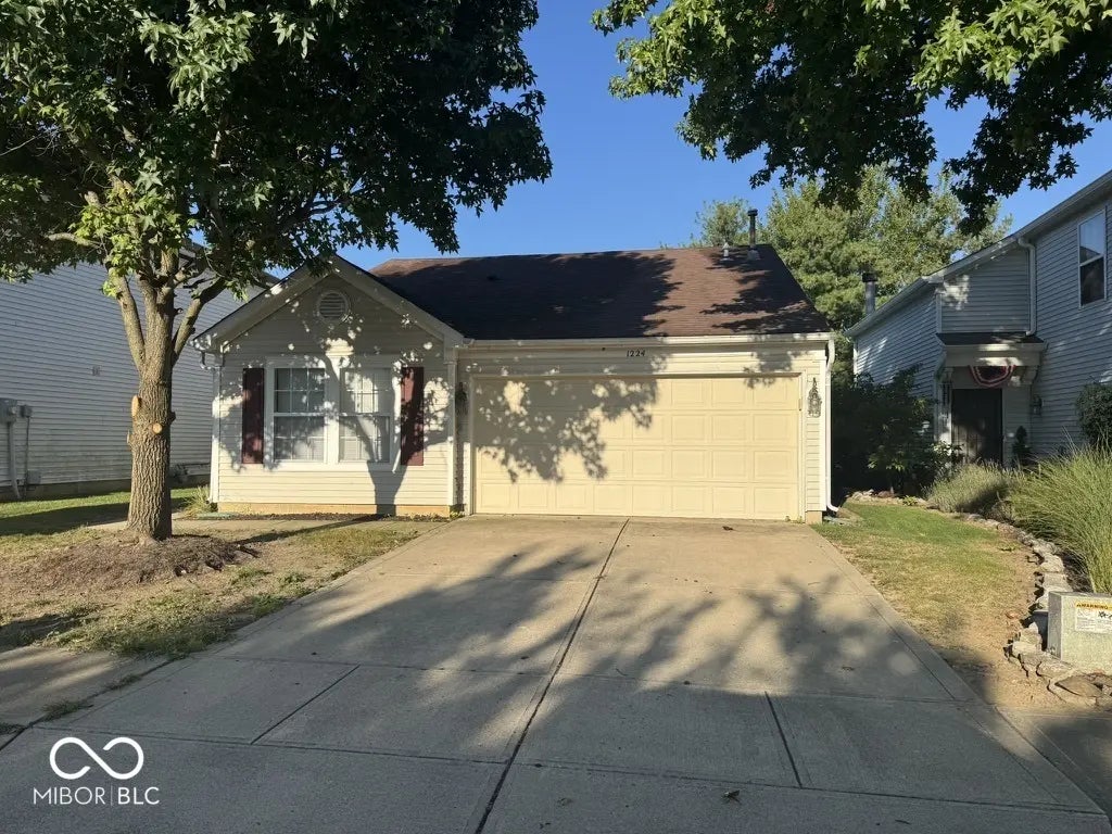 1224 Edgewater Drive, Greenwood