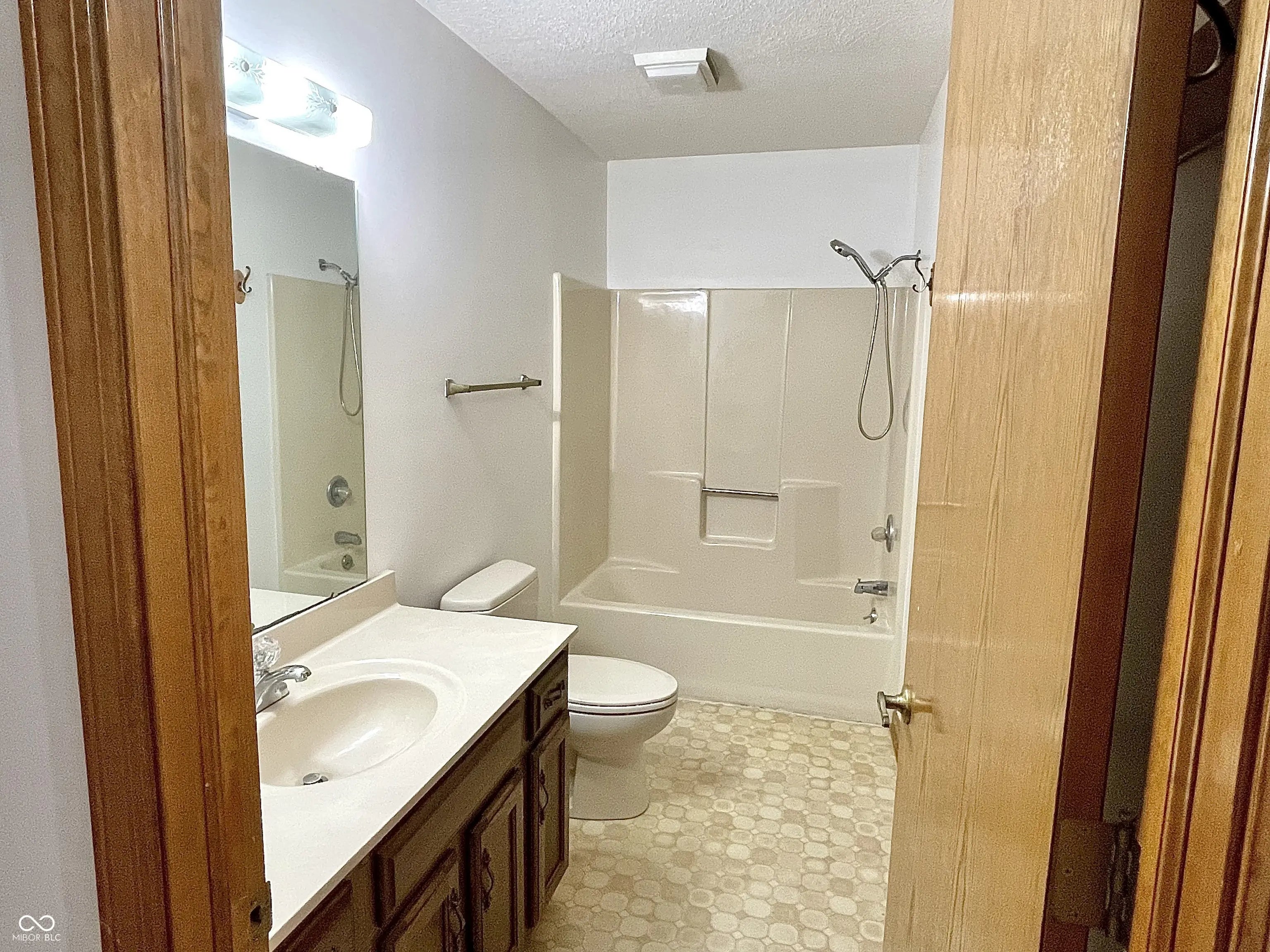 1016 Cedar Glen North Drive MLS 22069868 Cedar Glen photo 15