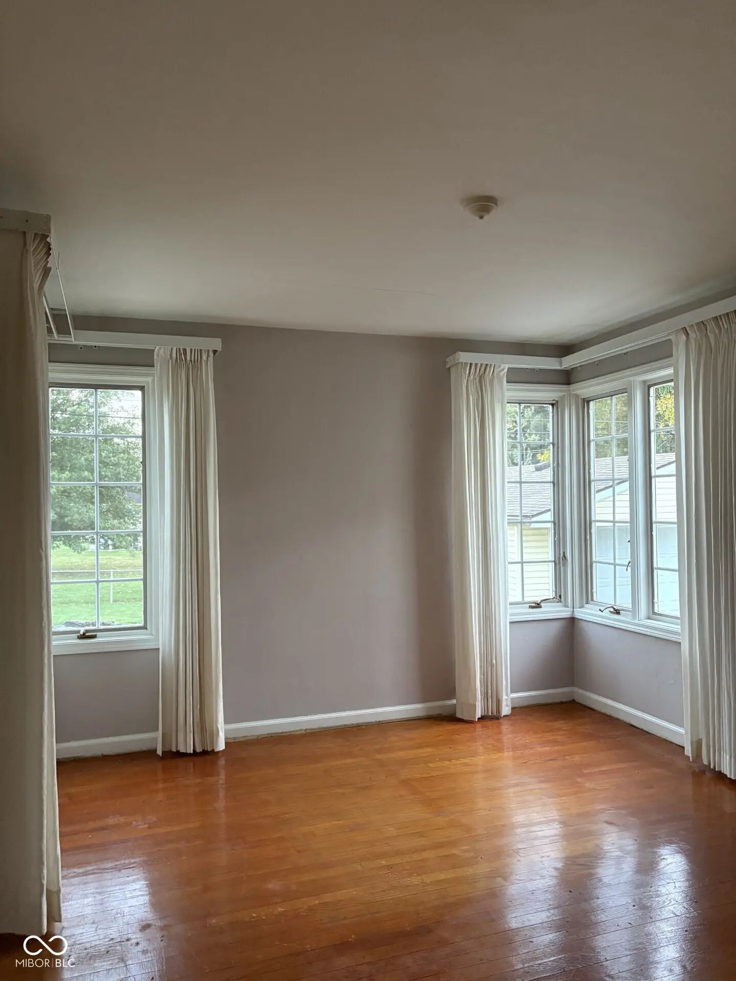 523 E Mills Avenue MLS 22069881 No Subdivision photo 6