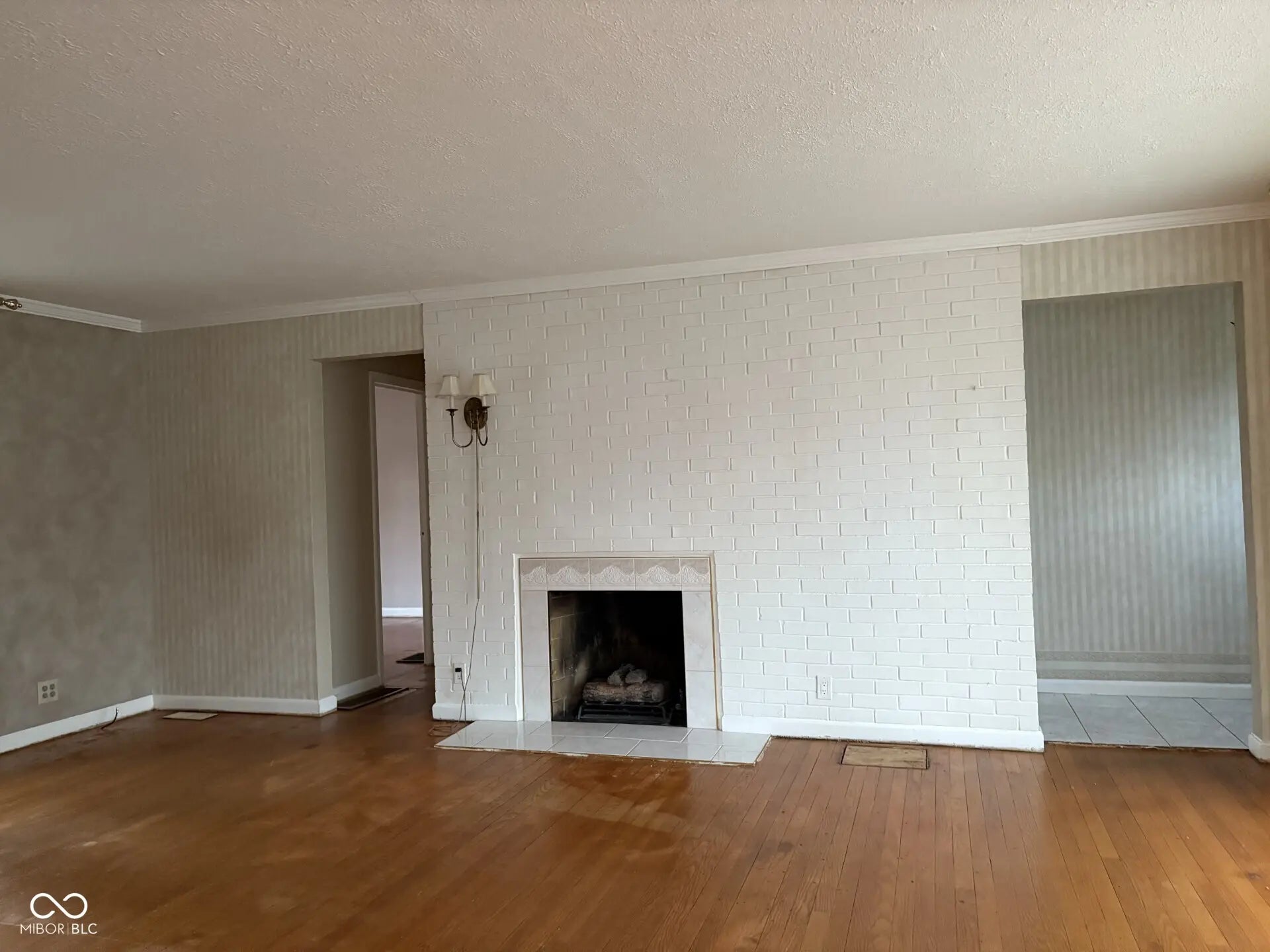 523 E Mills Avenue MLS 22069881 No Subdivision photo 8