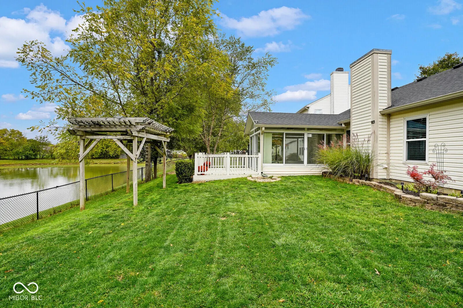 2328 Willowview Drive MLS 22069911 Greythorne photo 47
