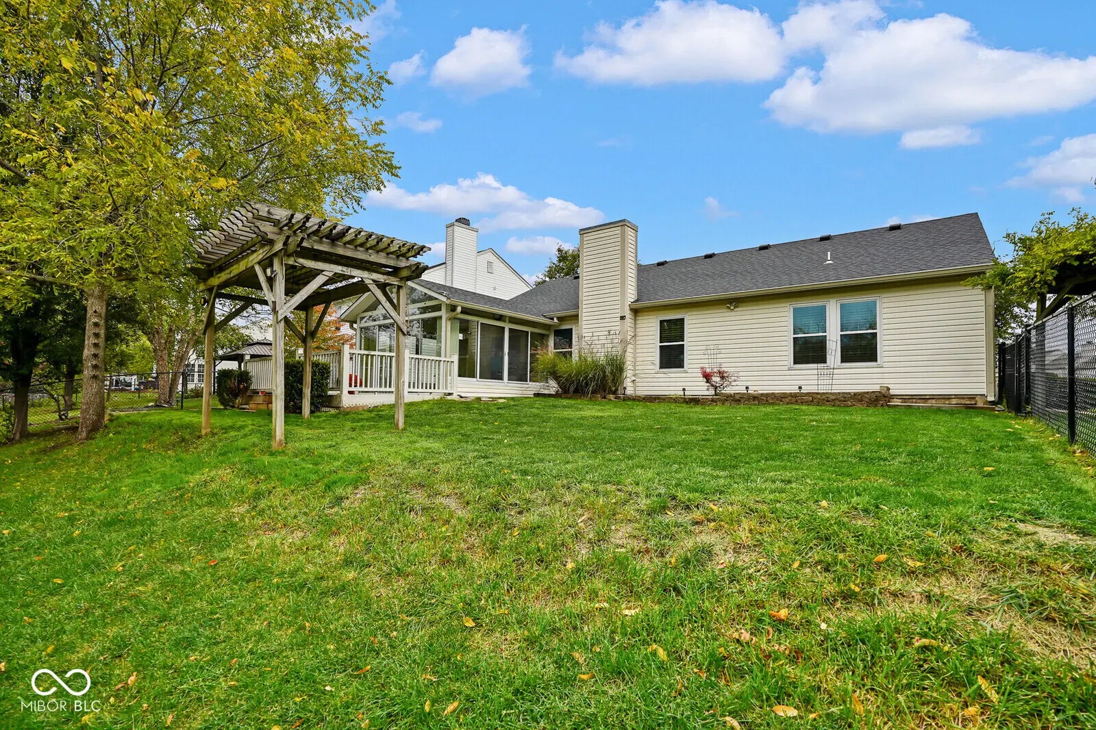 2328 Willowview Drive MLS 22069911 Greythorne photo 48