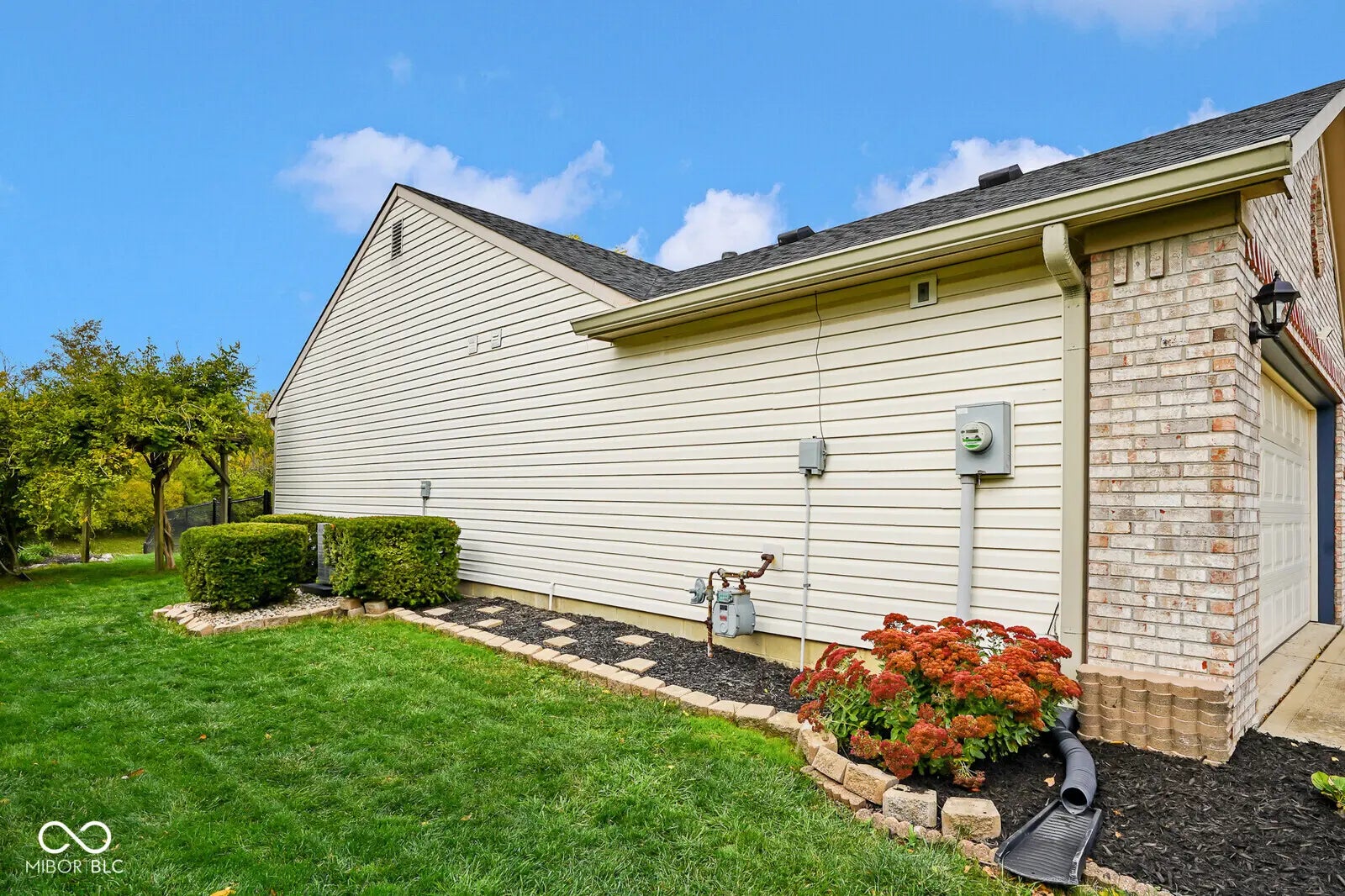 2328 Willowview Drive MLS 22069911 Greythorne photo 53