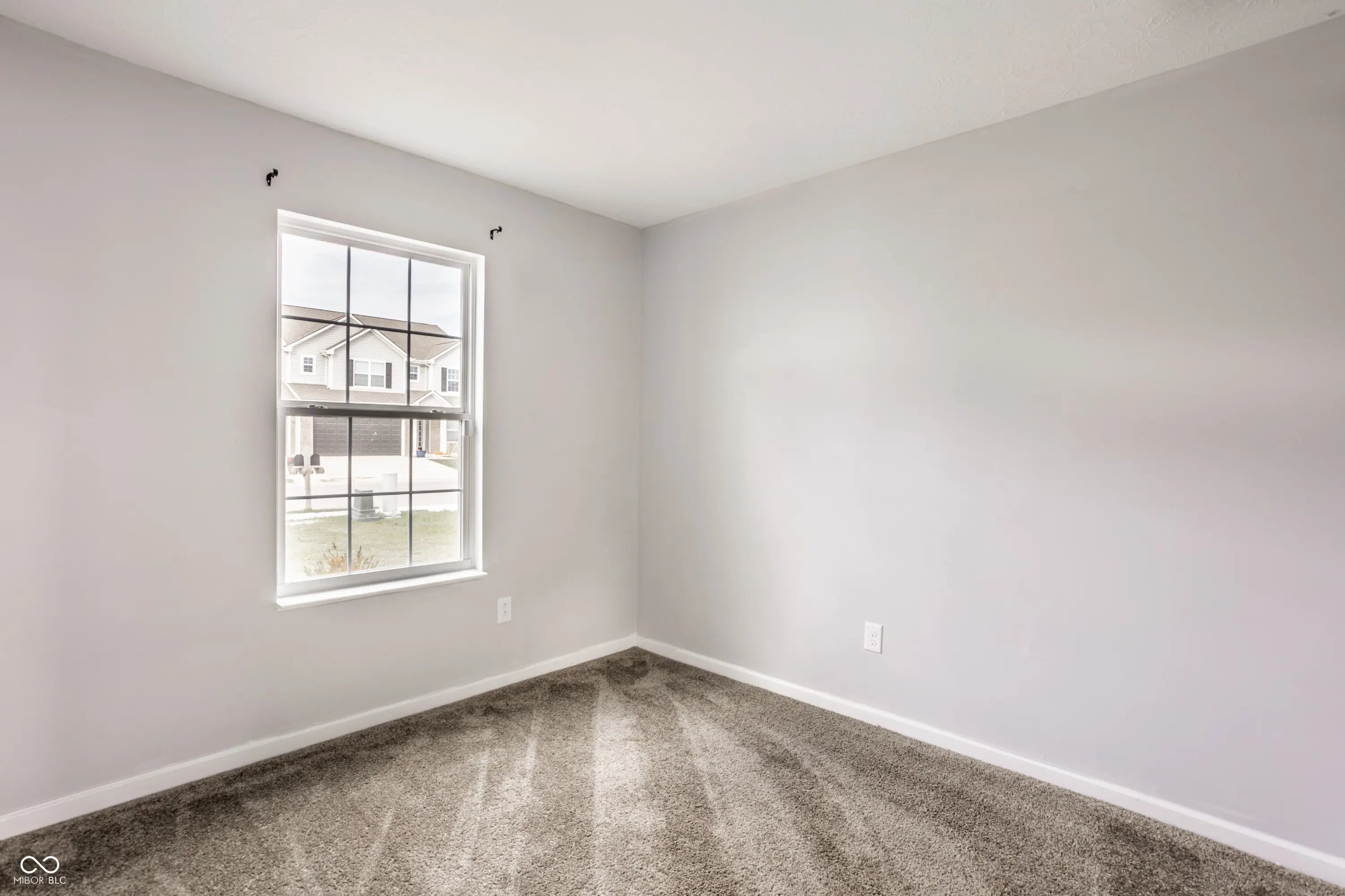 1447 Willow Tree Lane MLS 22069926 Maple Run photo 7