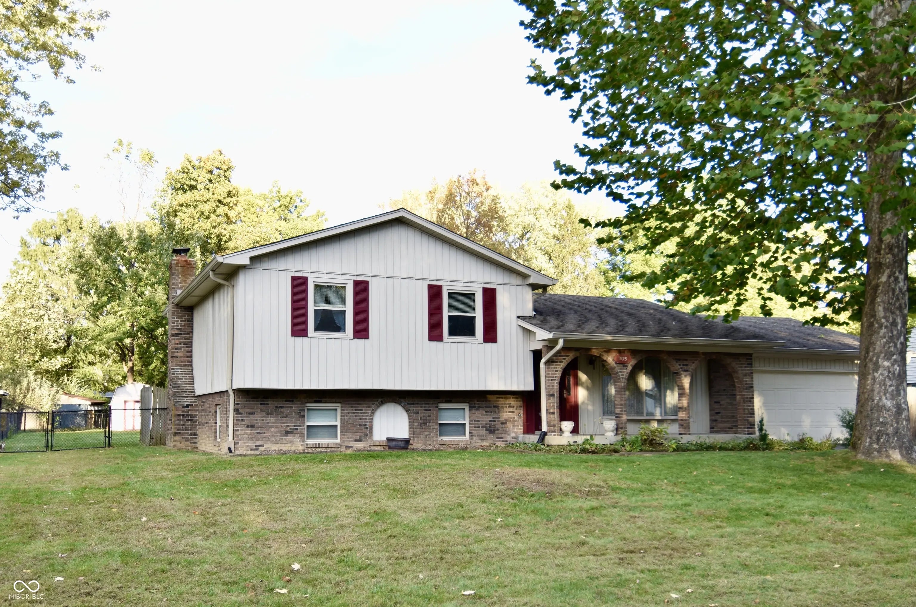 705 Woodcreek Court, Greenwood