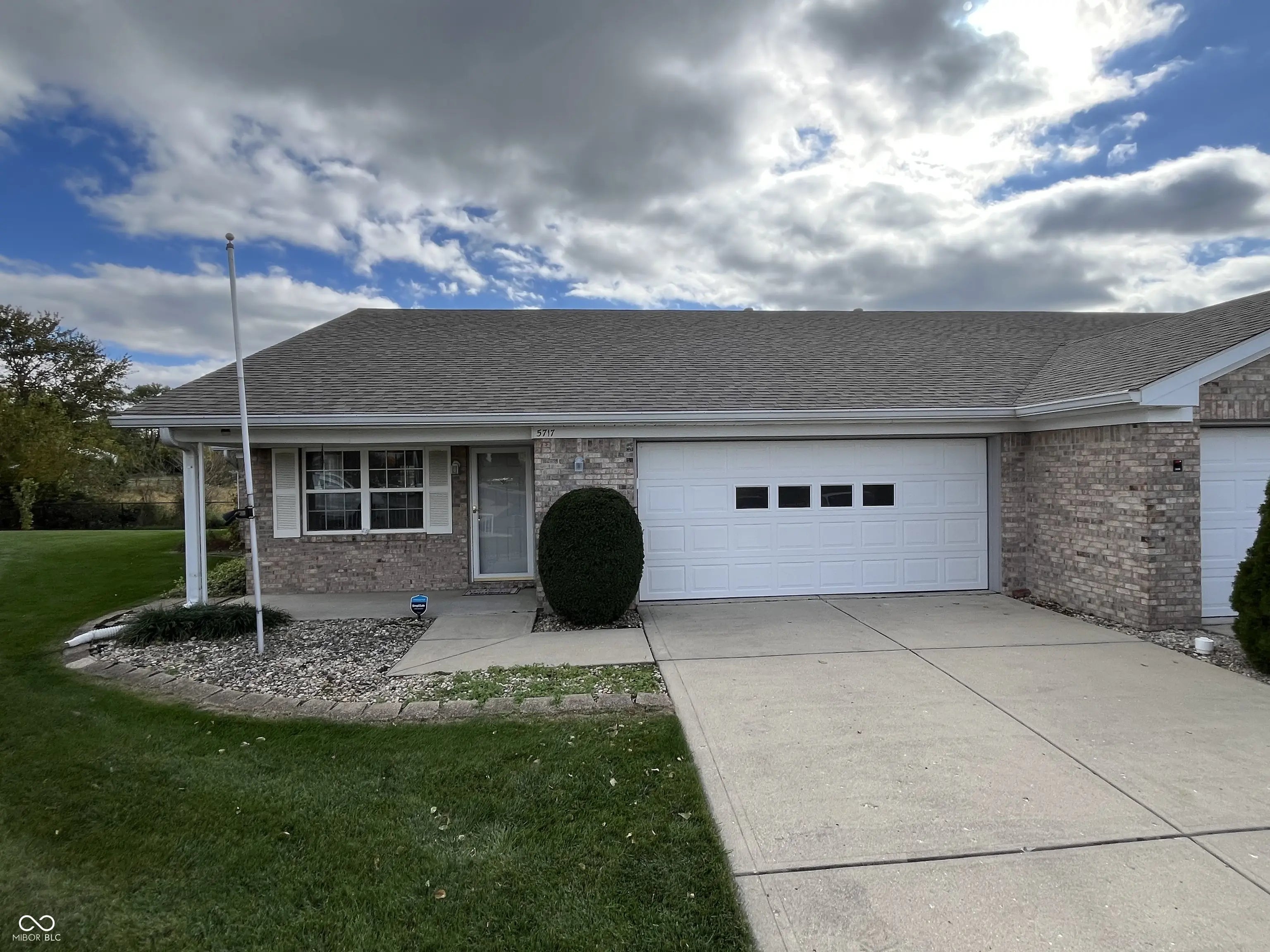 5717 Spring Mist Circle, Indianapolis
