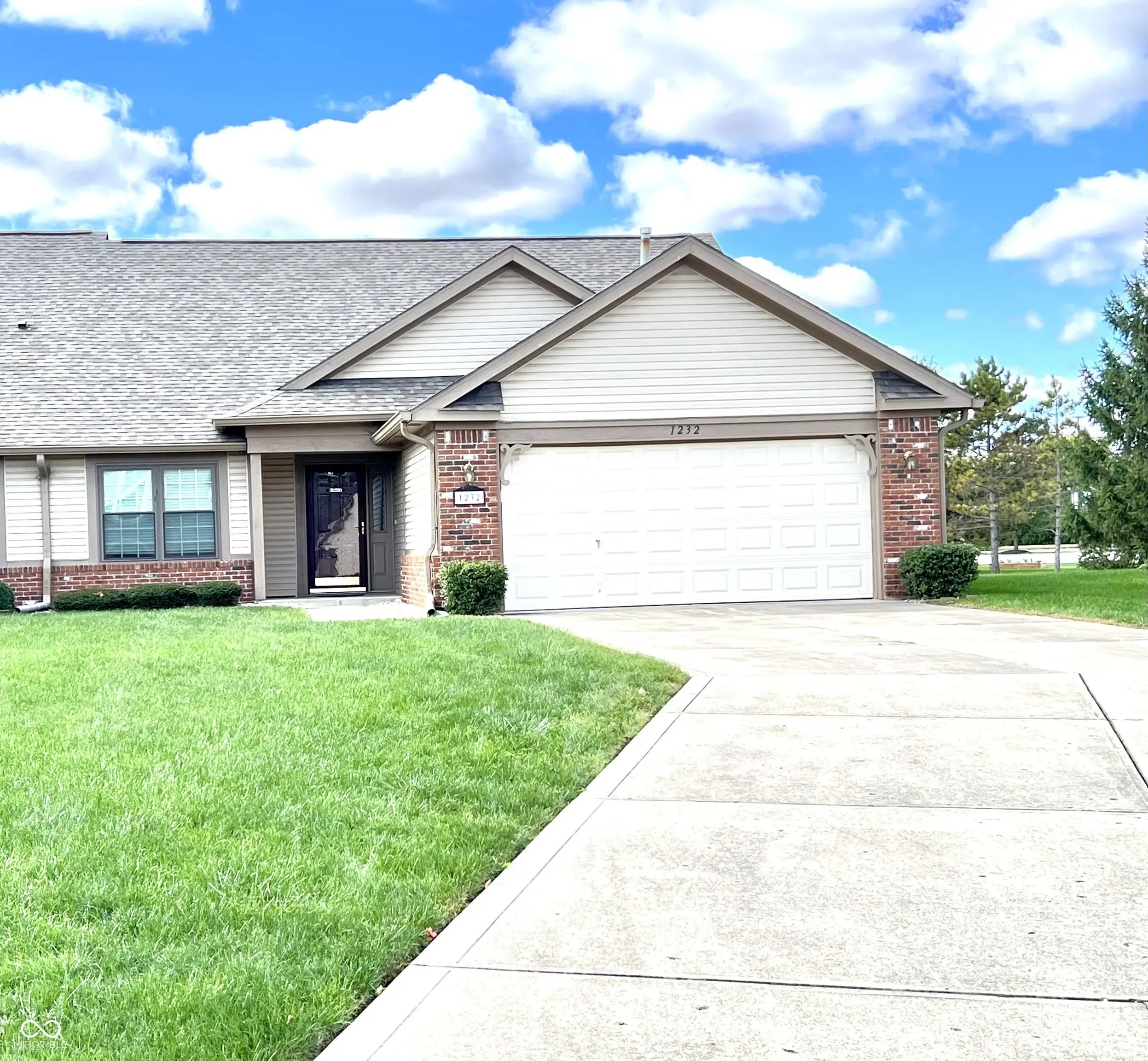 1232 Lexington Trail, Greenfield
