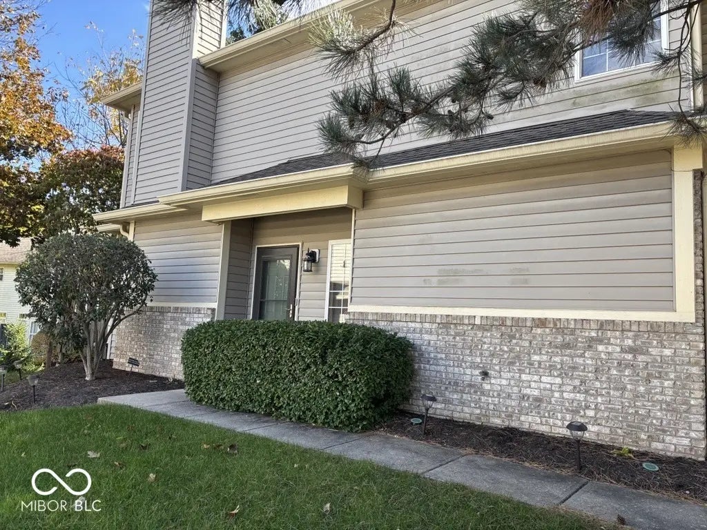 Photo of 1012 Grovewood Drive Beech Grove, IN 46107