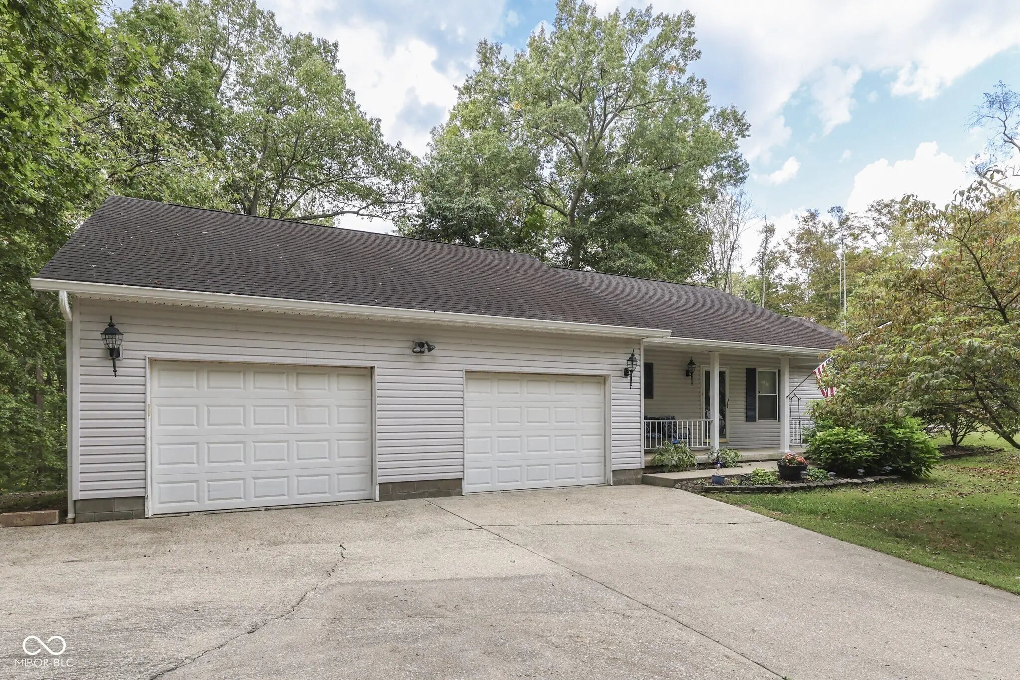 596 Briarwood Lane, Bedford