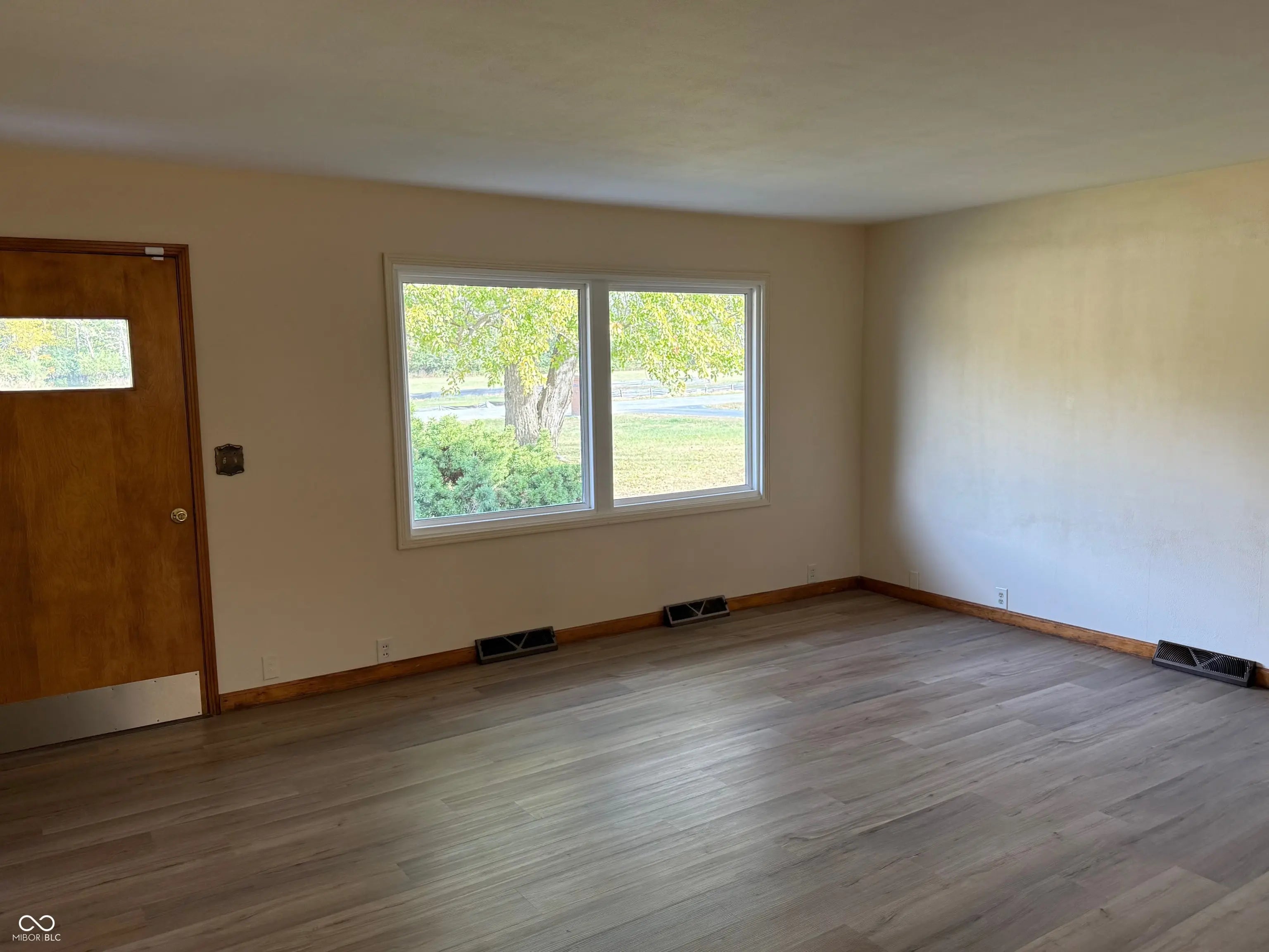 342 W County Road 250 S MLS 22070496 No Subdivision photo 5